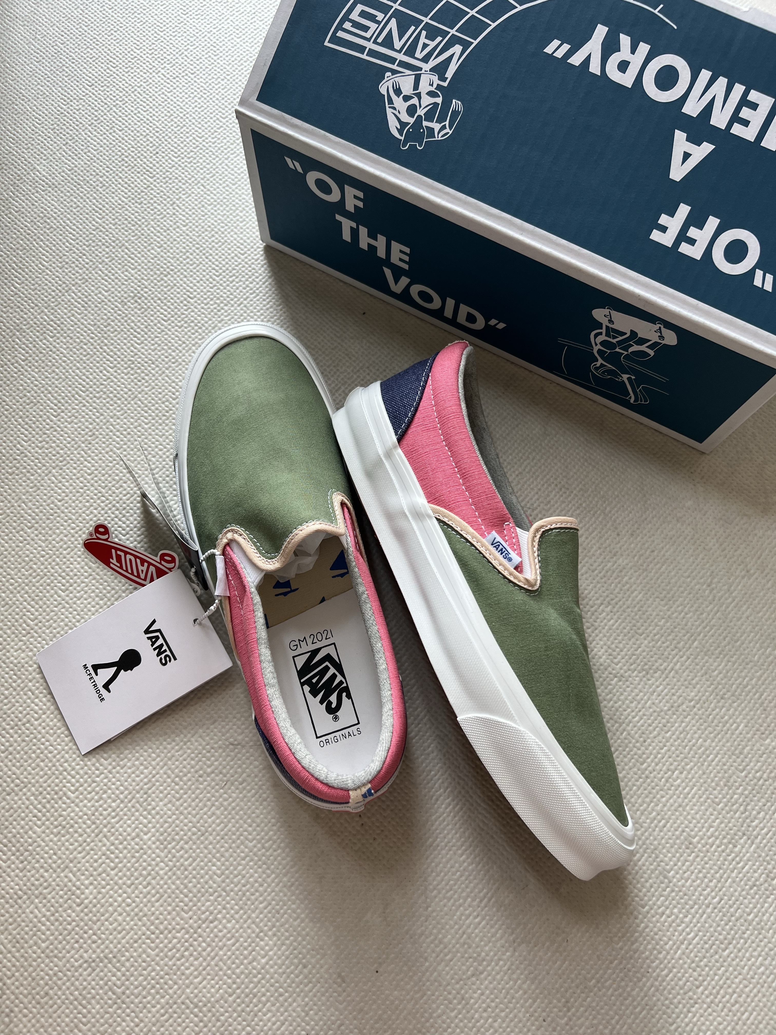 Vans Vault x Geoff McFetridge OG Slip-On LX Transcentcoastal 착용 스타일