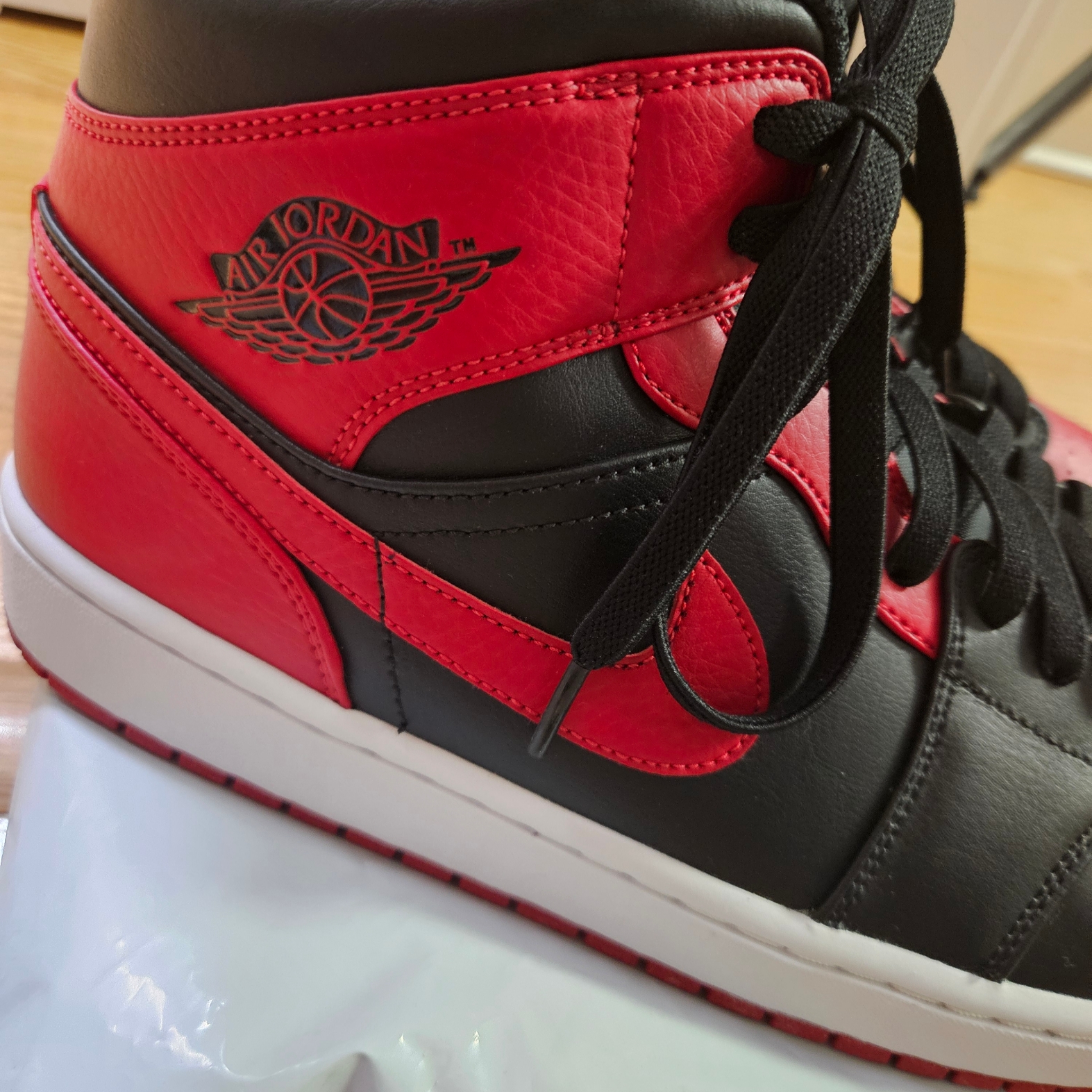 Jordan 1 Mid Bred Banned 2020 착용 스타일