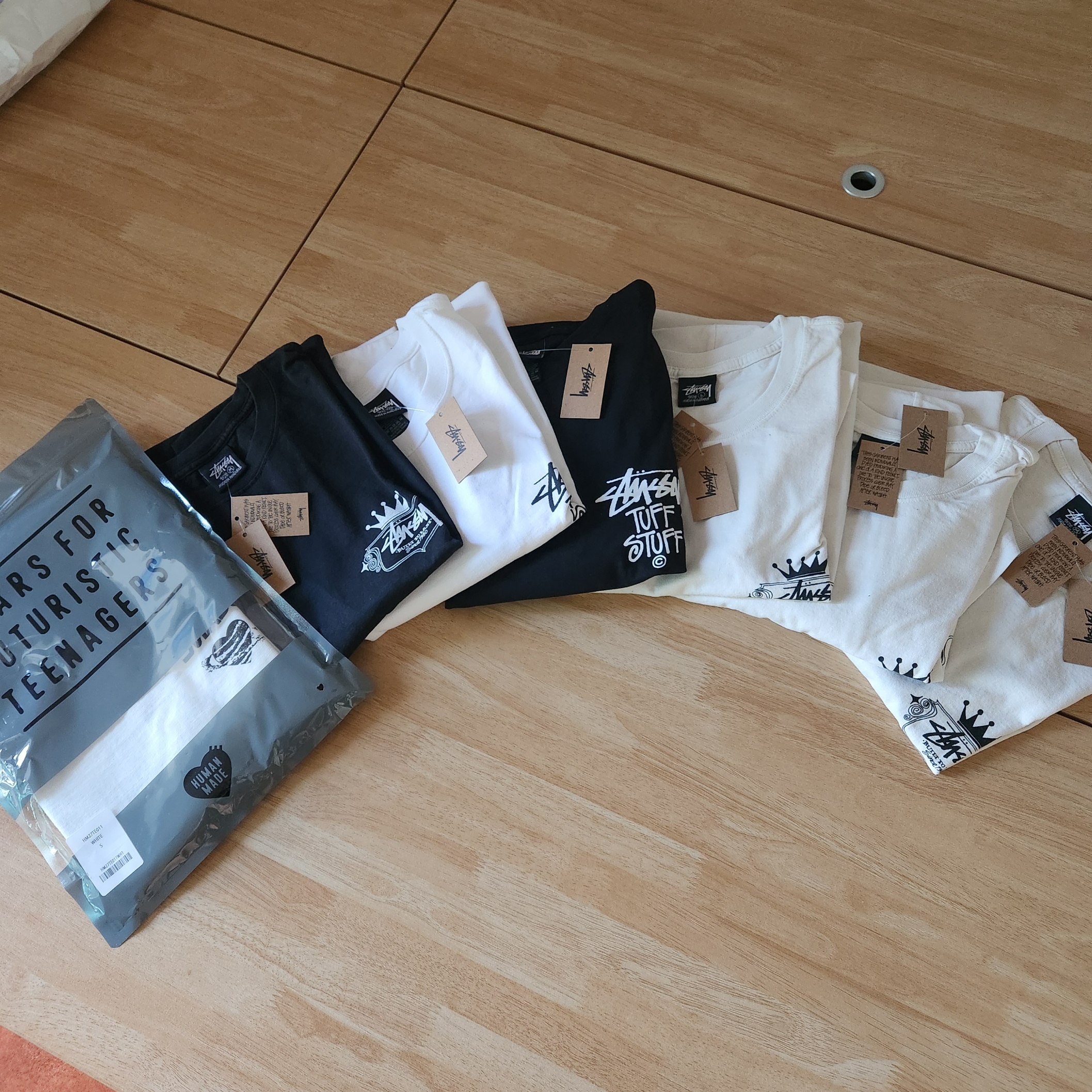Human Made Graphic T-Shirt #11 White, Stussy Built To Last Pigment Dyed T-Shirt Black 착용 스타일
