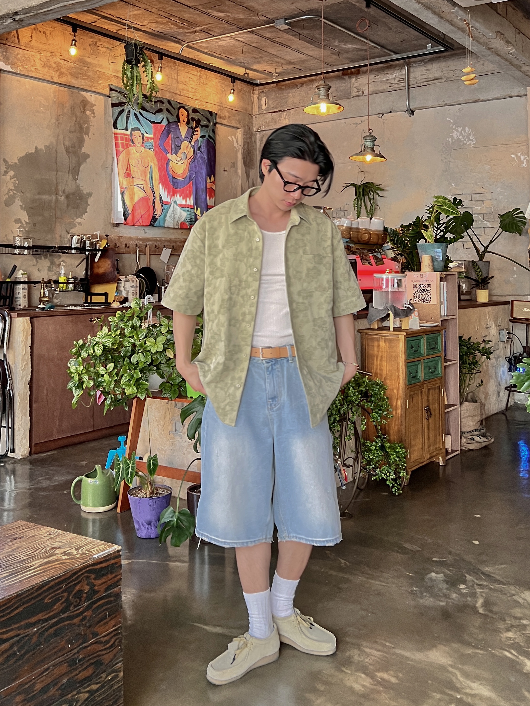 Clarks Wallabee Maple Suede 착용 스타일 - 3