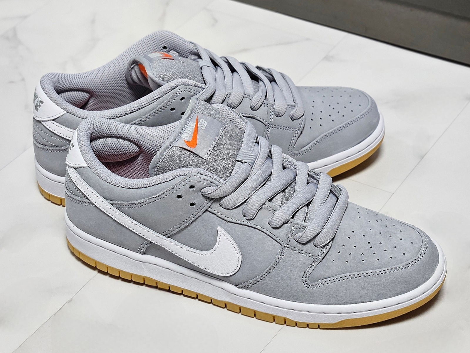Nike Dunk Low Pro SB Wolf Grey White 착용 스타일 - 7