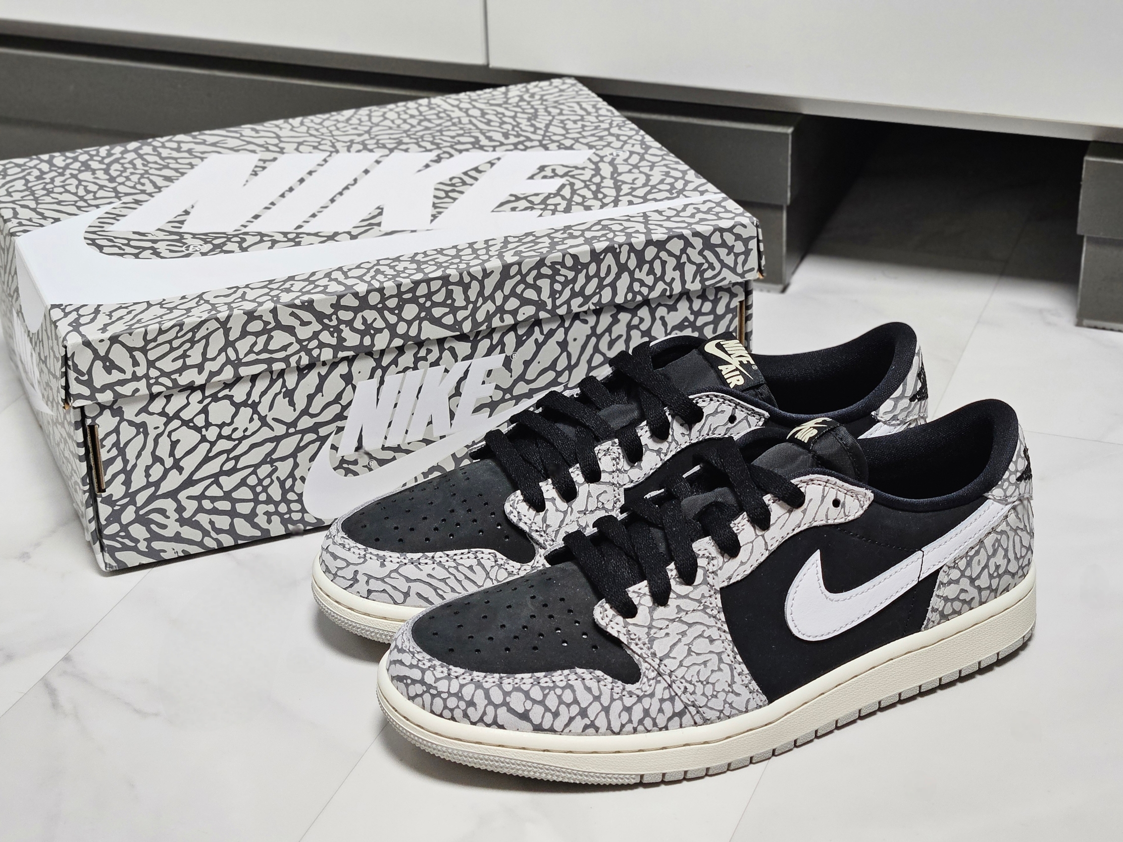 Jordan 1 Retro Low OG Black Cement 착용 스타일 - 10