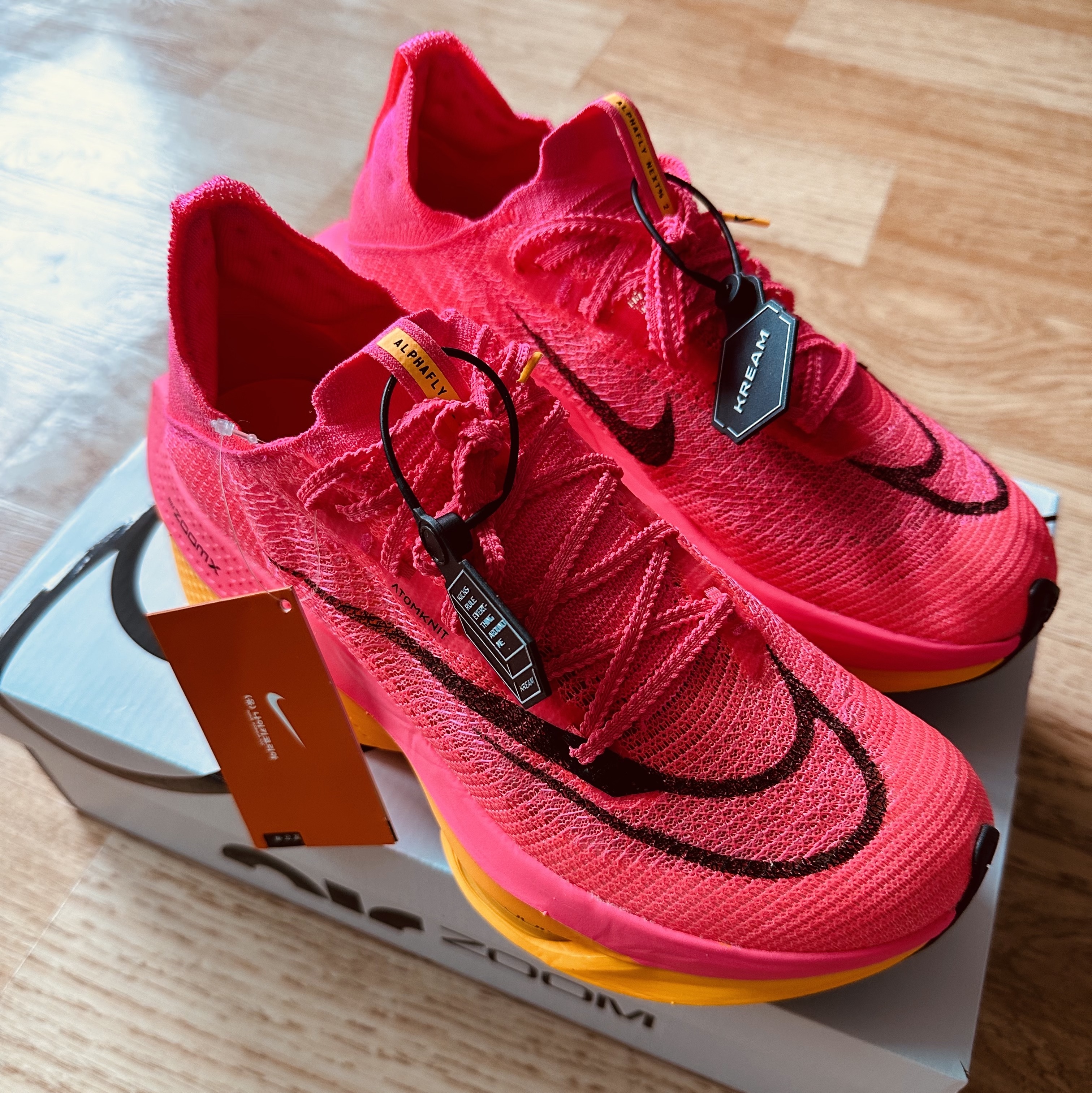 Nike Air Zoom Alphafly Next% 2 Hyper Pink, (W) Nike Air Zoom Alphafly Next% 2 Hyper Pink 착용 스타일