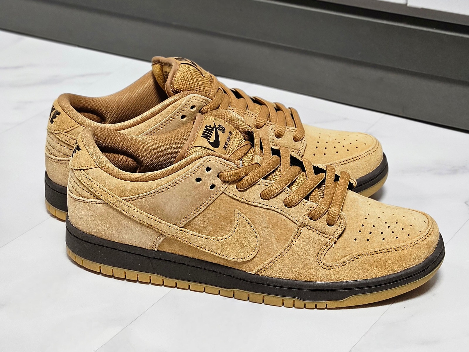 Nike SB Dunk Low Pro Wheat 2023 착용 스타일 - 7