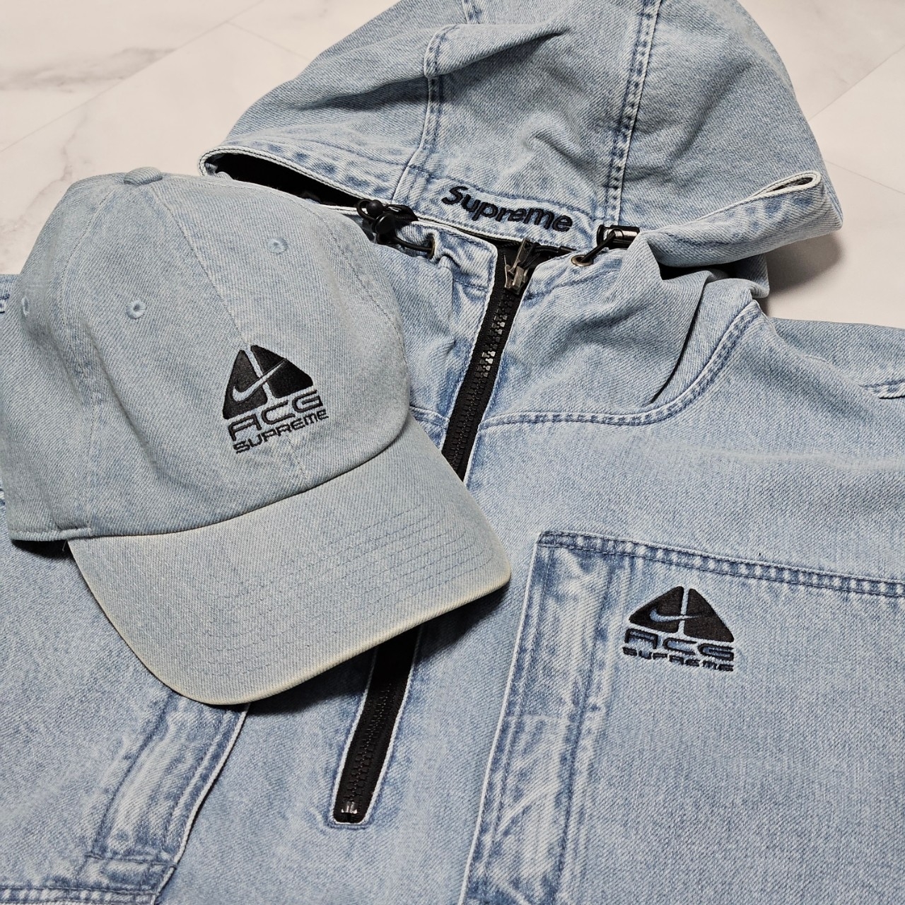 Supreme x Nike ACG Denim Pullover Washed Blue - 22FW, Supreme x Nike ACG Denim 6-Panel Washed Blue - 22FW 착용 스타일