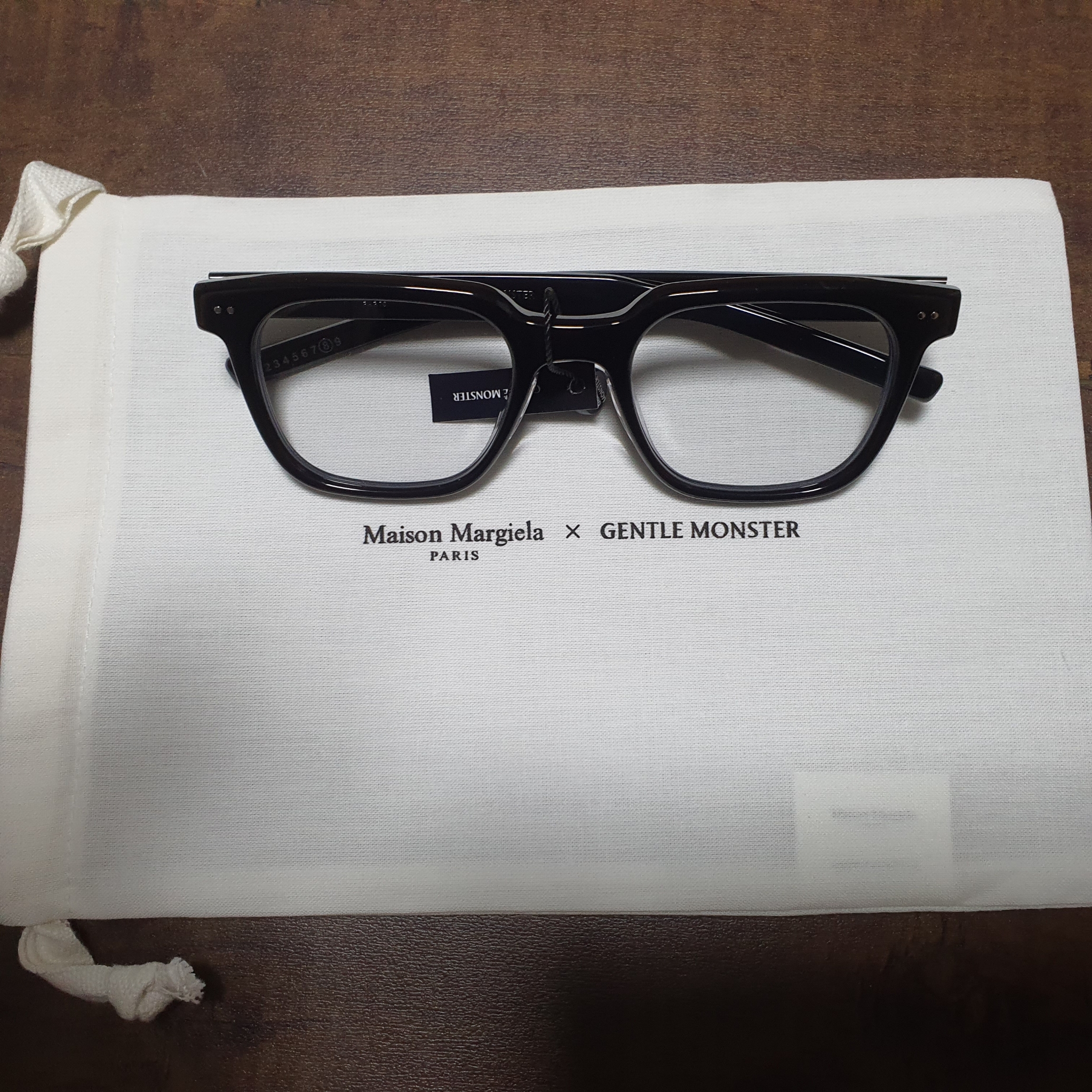 Gentle Monster x Maison Margiela MM117 Black Clear 착용 스타일