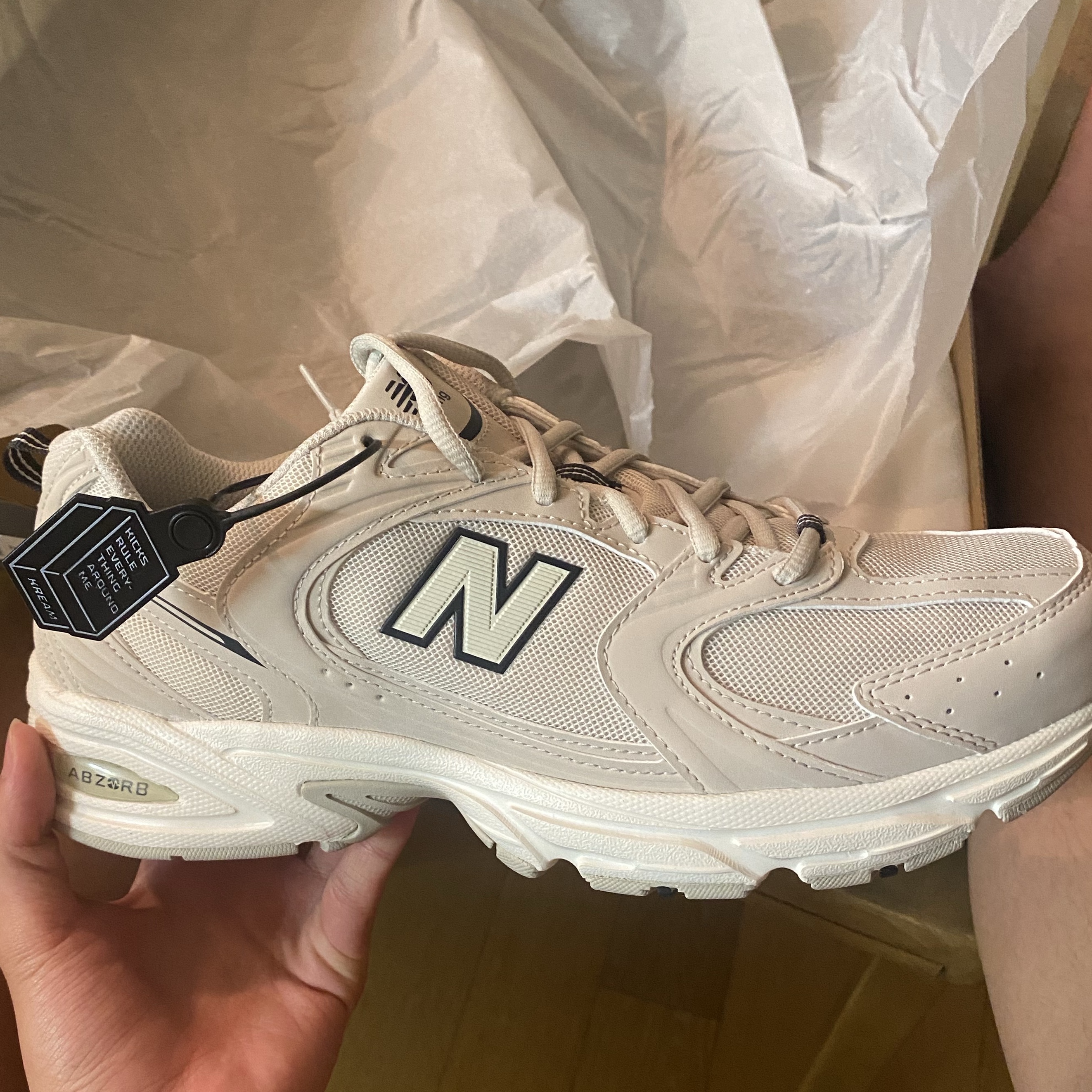 New Balance 530 Ivory 착용 스타일