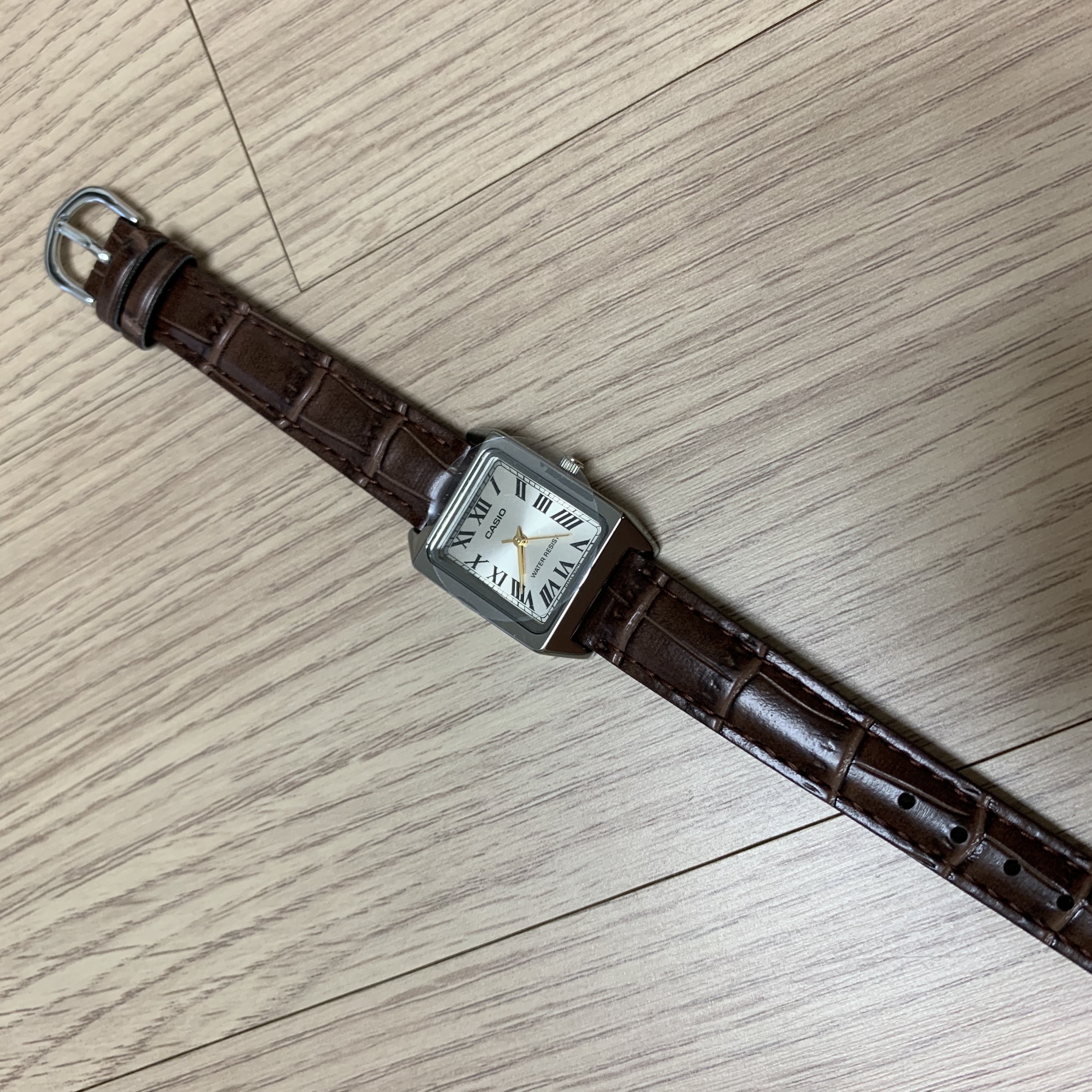 Casio LTP-V007L-9B 착용 스타일