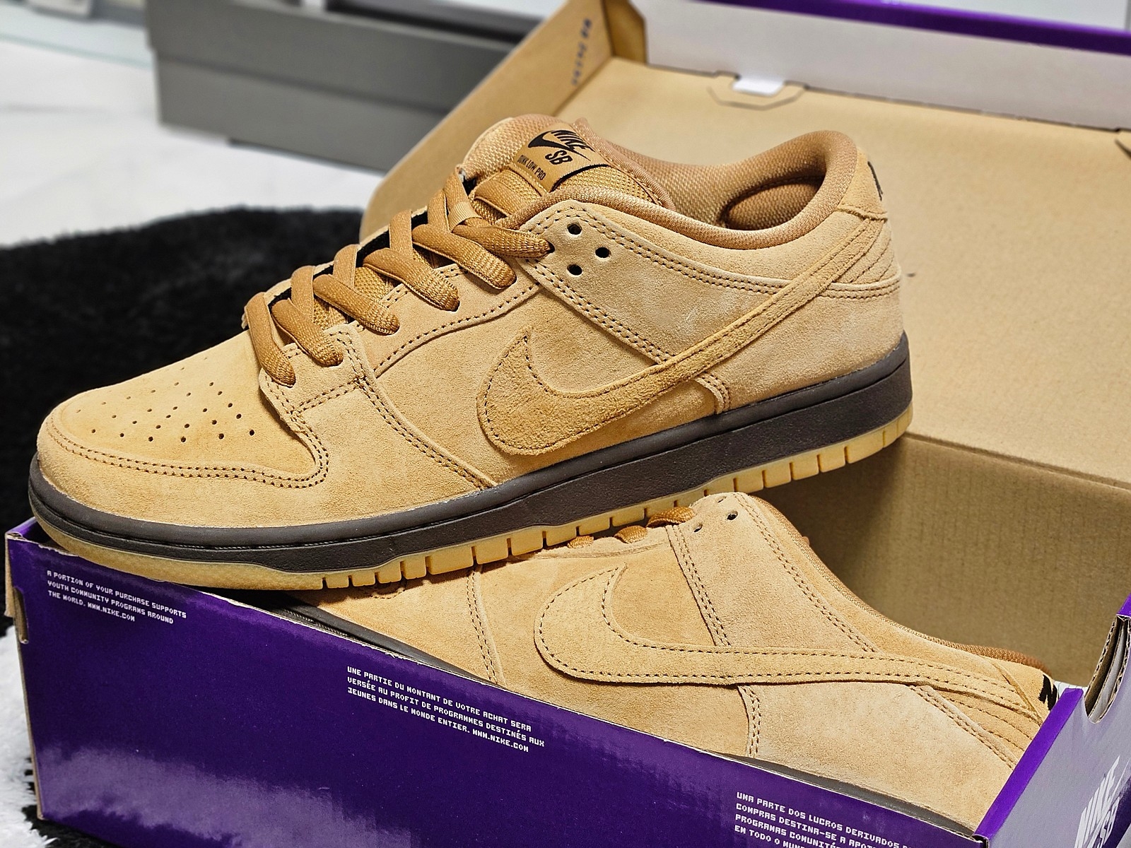 Nike SB Dunk Low Pro Wheat 2023 착용 스타일 - 6