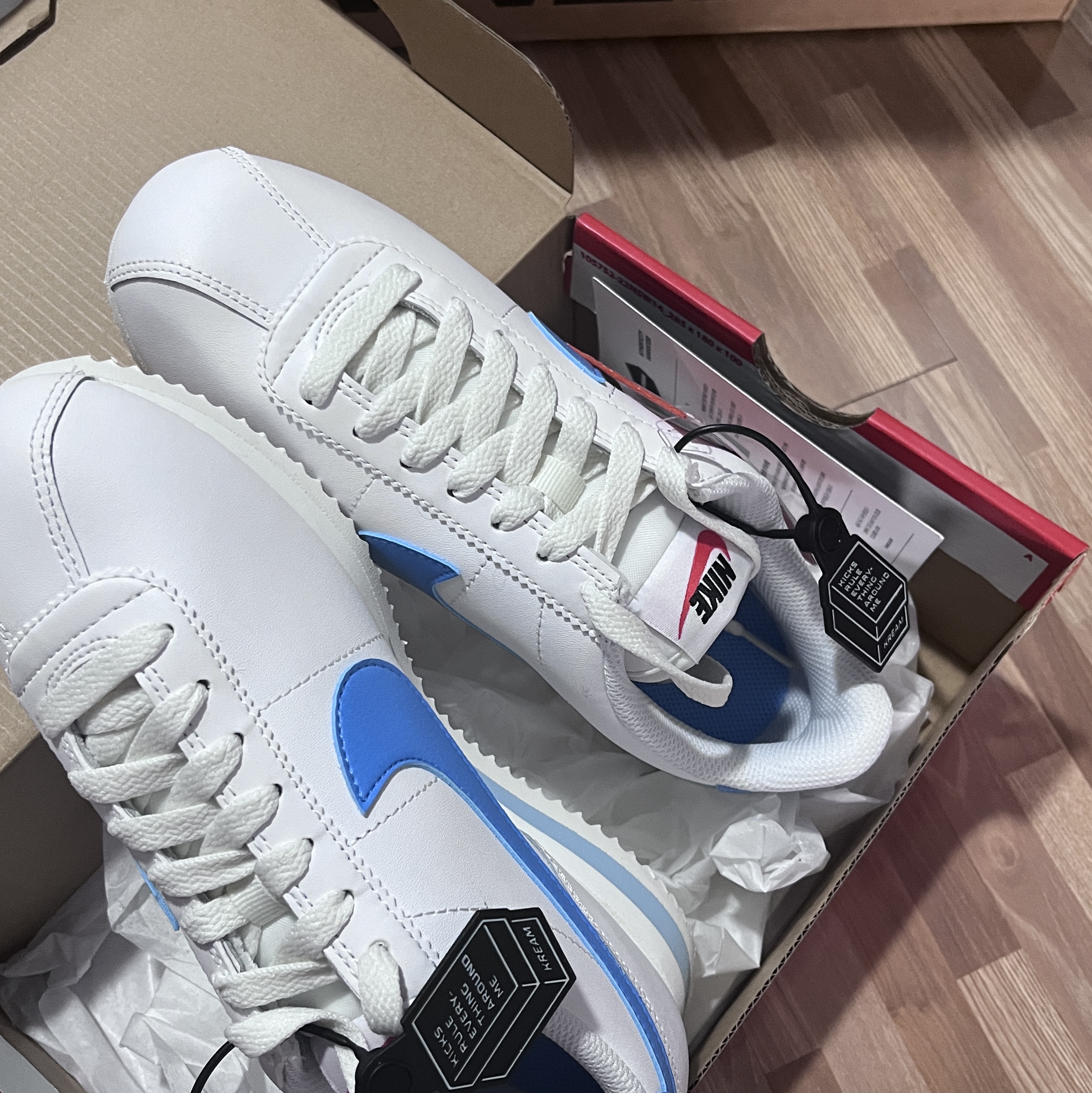 (W) Nike Cortez White University Blue 착용 스타일 - 1