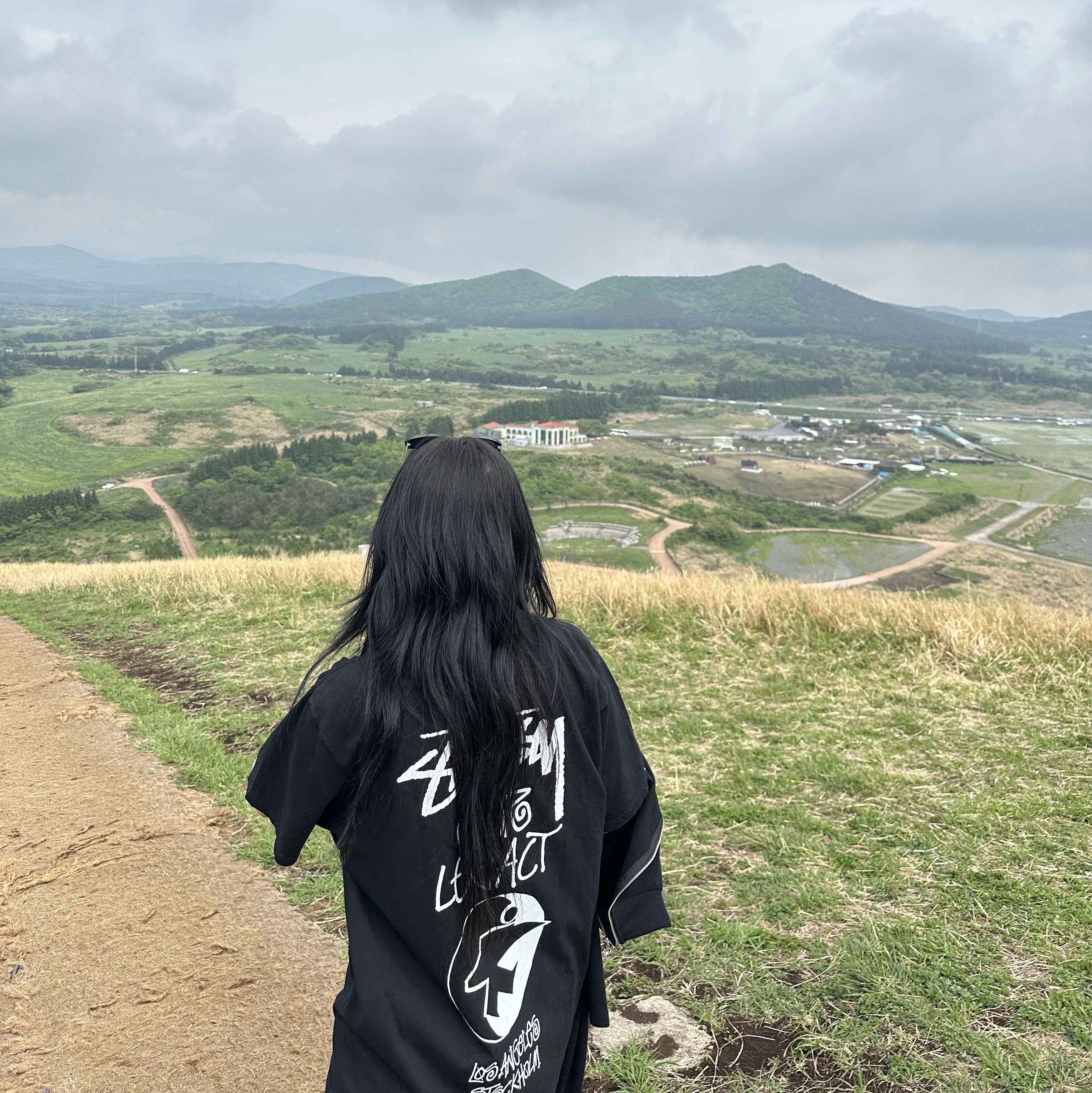 Stussy x Our Legacy Surfman Pigment Dyed T-Shirt Black 착용 스타일 - 3