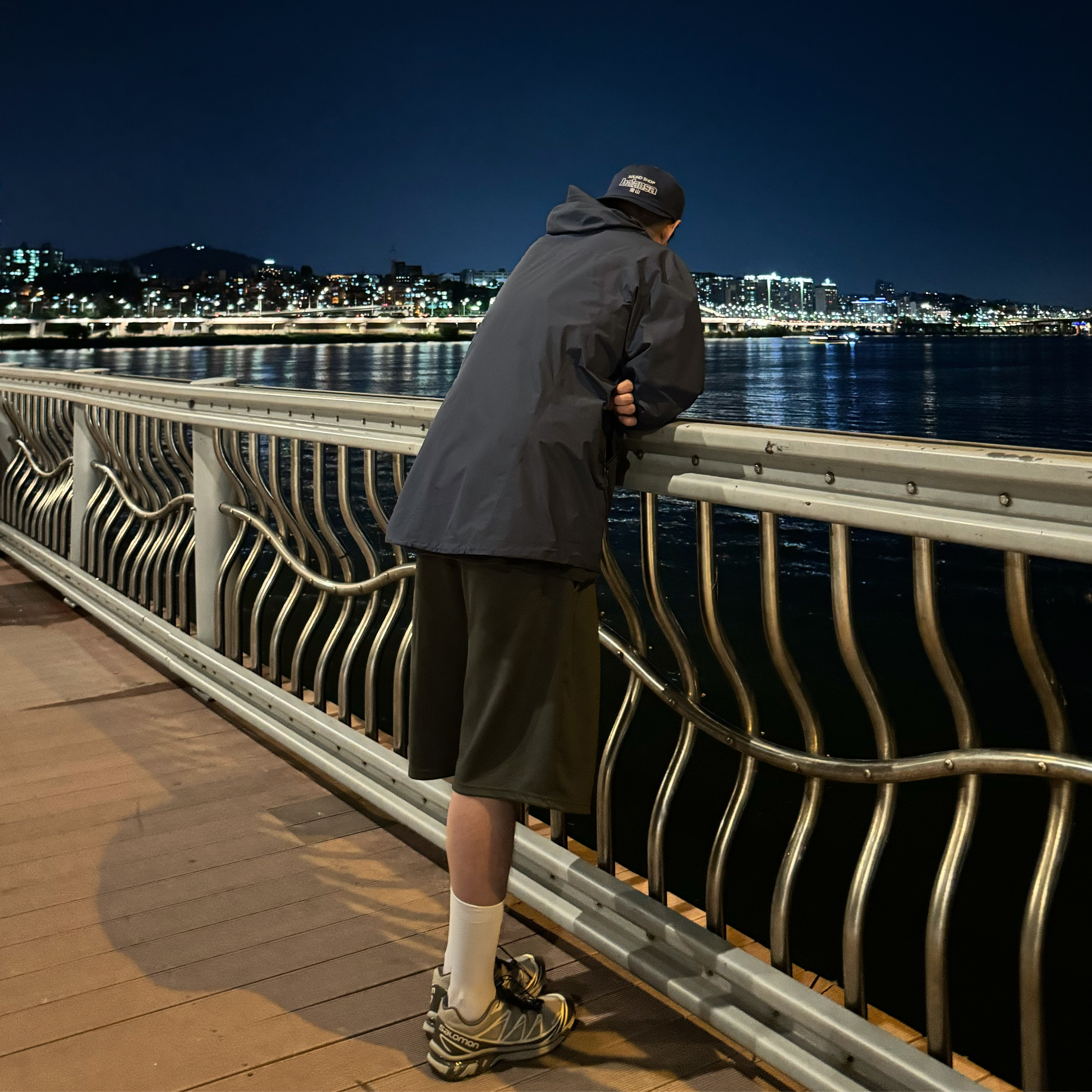Salomon XT-6 Gore-Tex Vintage Khaki, (W) Arc'teryx Zeta SL Jacket Cobalt Moon 착용 스타일