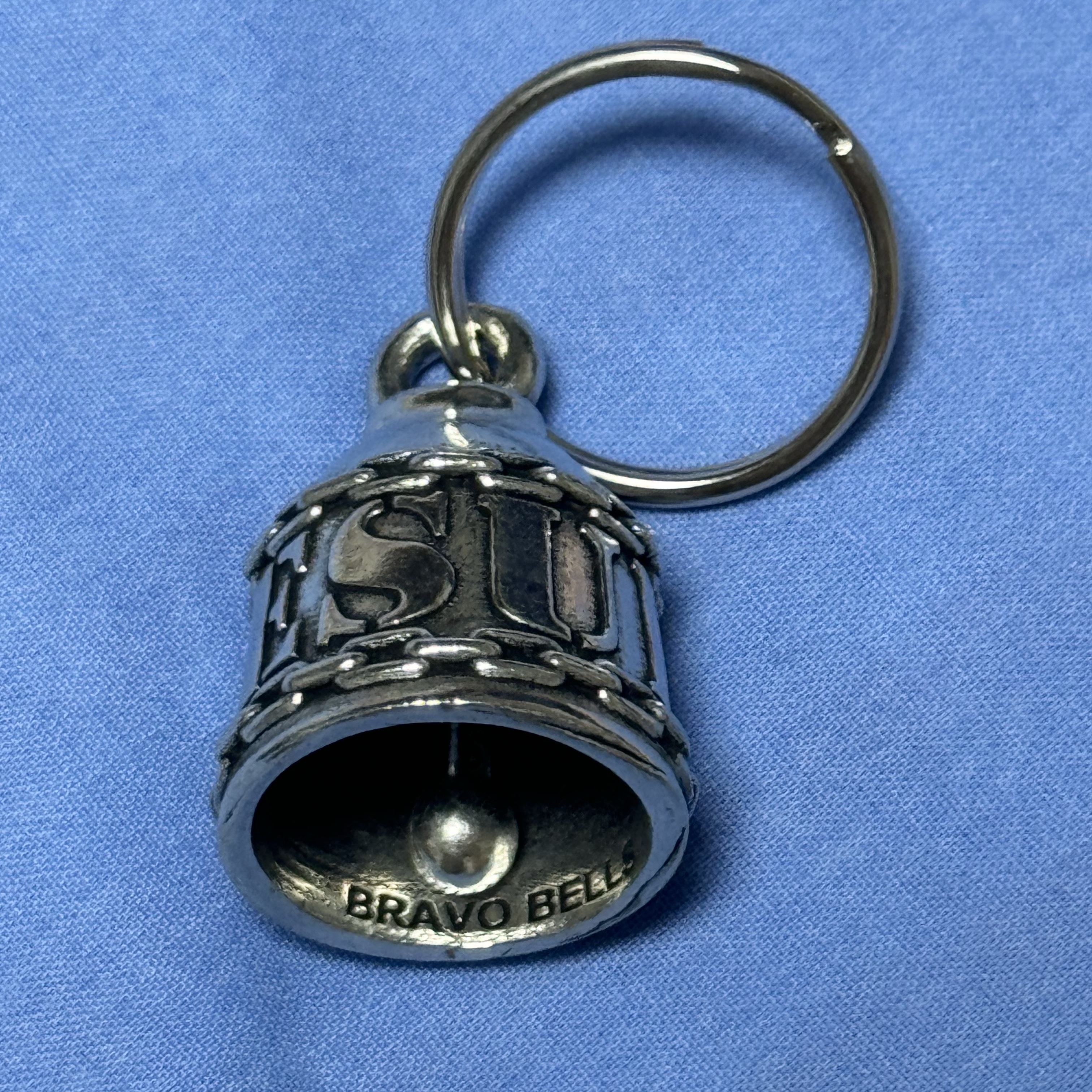 Supreme Bravo Bell Silver - 23FW 착용 스타일