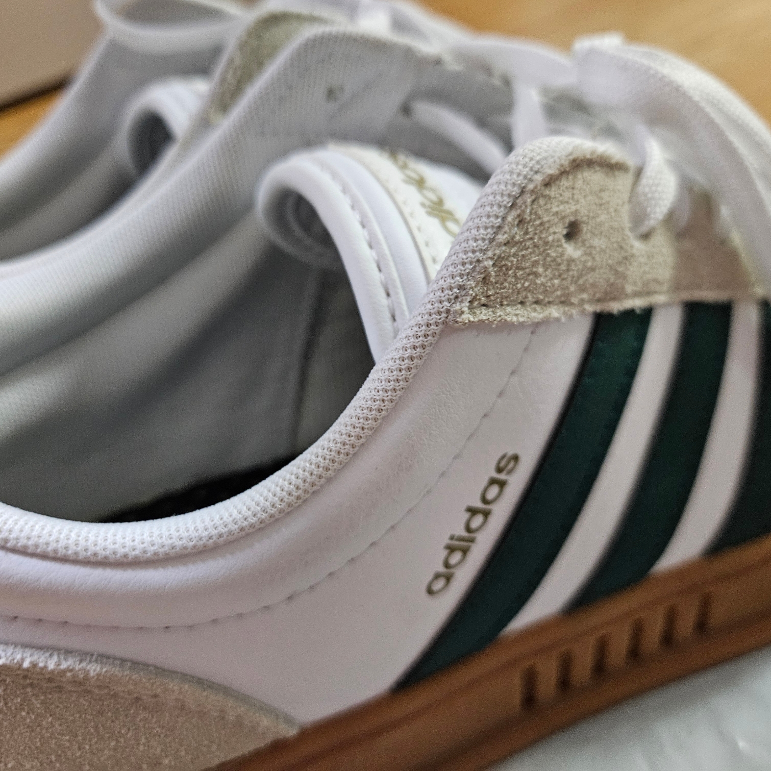 Adidas Gradas Collegiate Green 착용 스타일