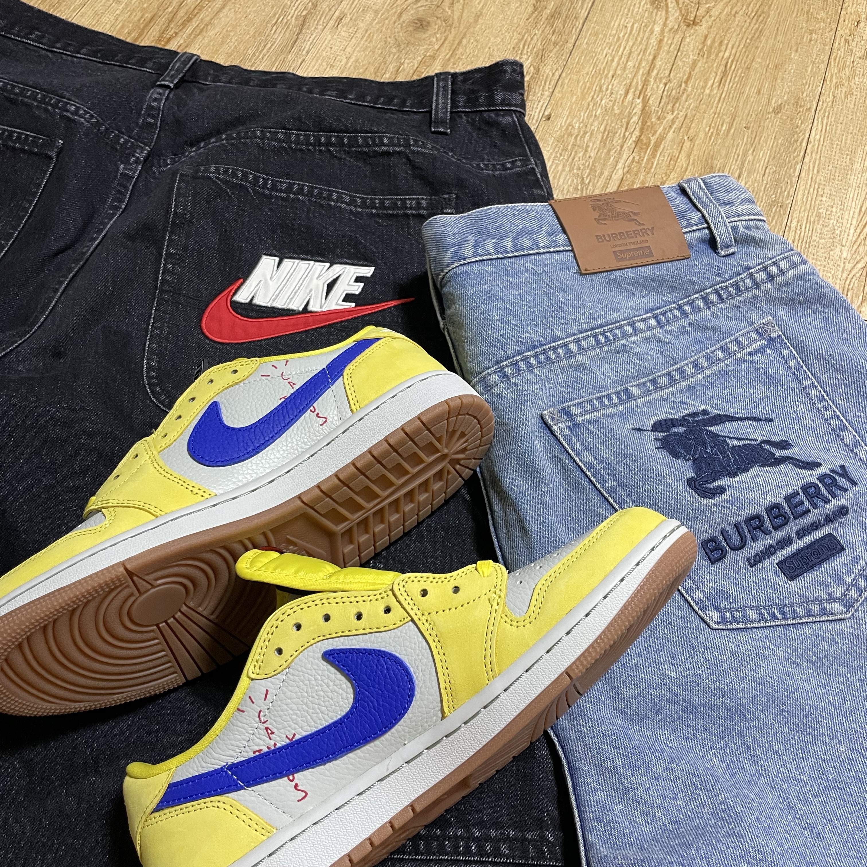 (W) Jordan 1 x Travis Scott Retro Low OG SP Canary, Supreme x Nike Denim Short Black - 24SS 착용 스타일
