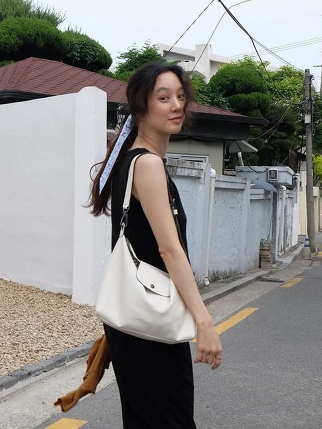 Longchamp Le Pliage Xtra Handbag XS Black, Longchamp Le Pliage Xtra Handbag XS Petal Pink 착용 스타일 - 6
