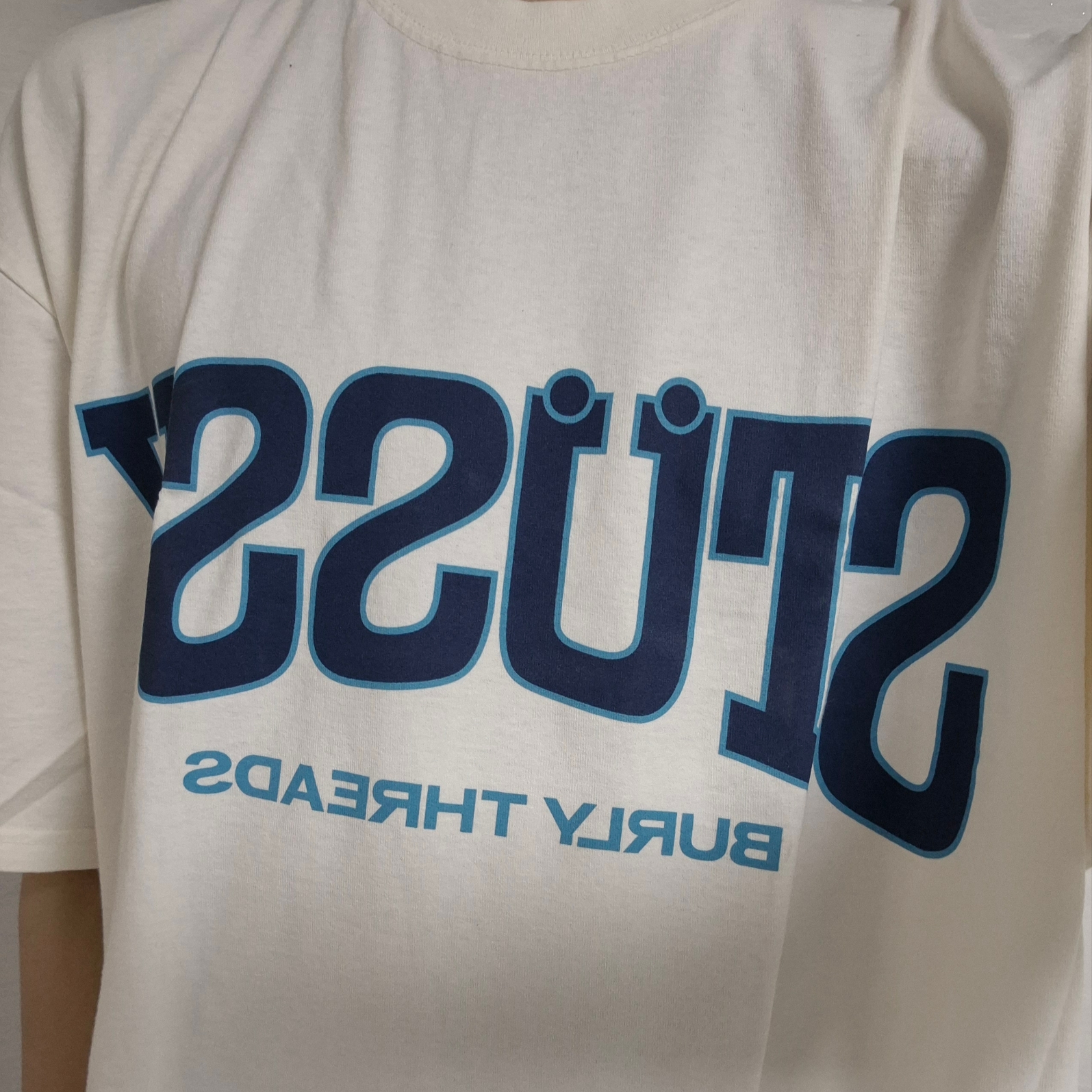 Stussy Burly Threads Pigment Dyed T-Shirt Natural 착용 스타일 - 1