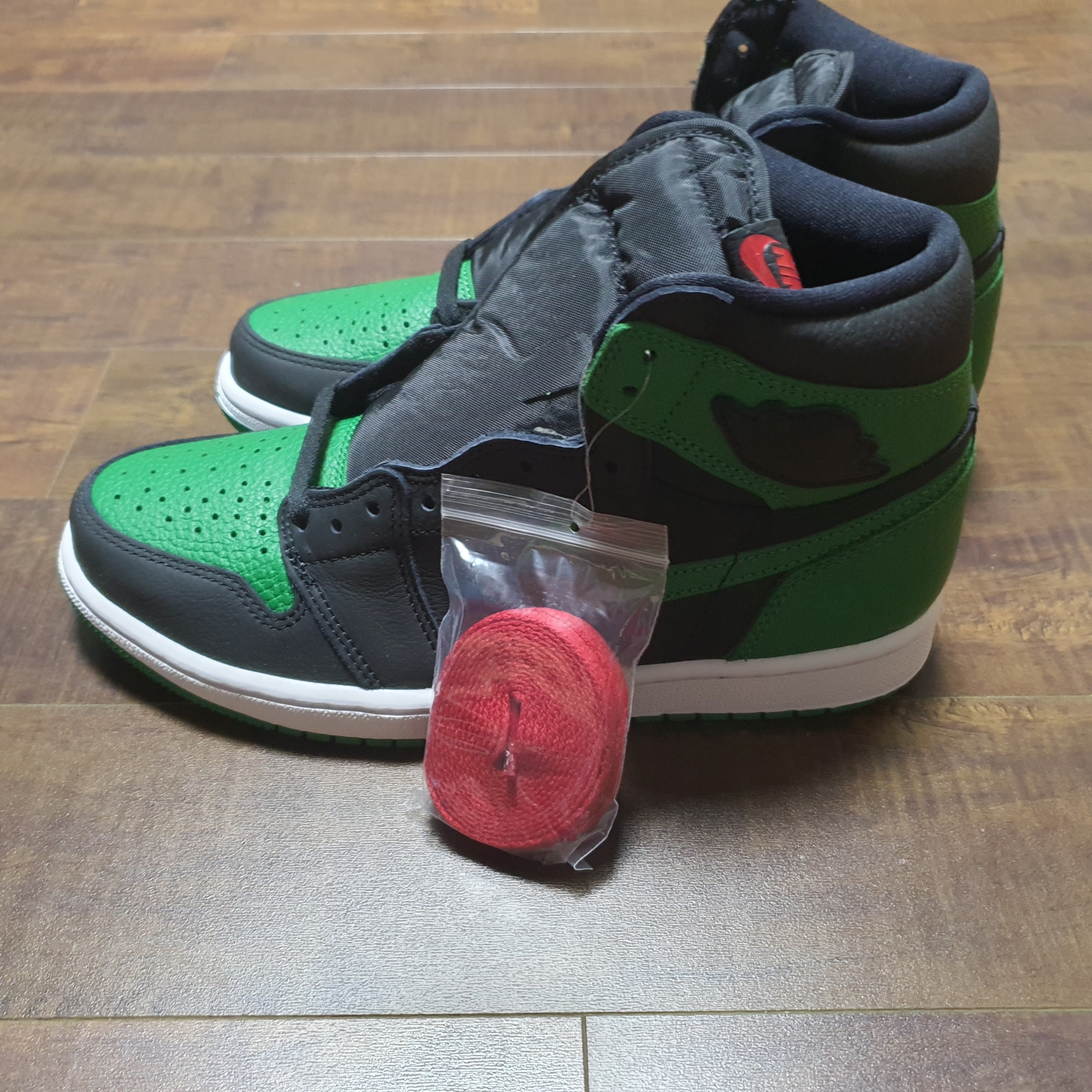 Jordan 1 Retro High OG Pine Green Black 착용 스타일