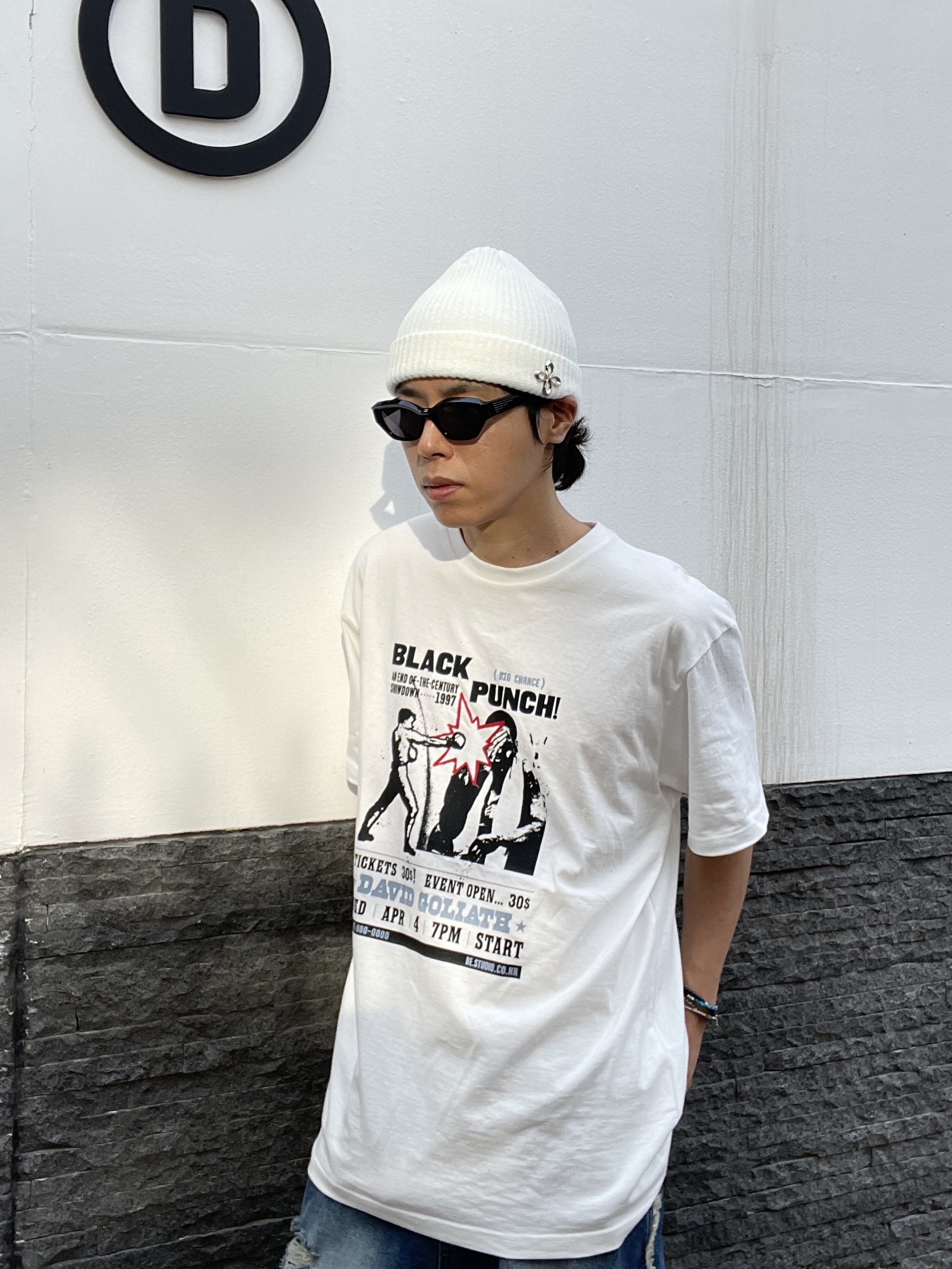 Surgery Clover Logo Beanie Ver.2 White, New Balance 327 Pink 착용 스타일 - 2
