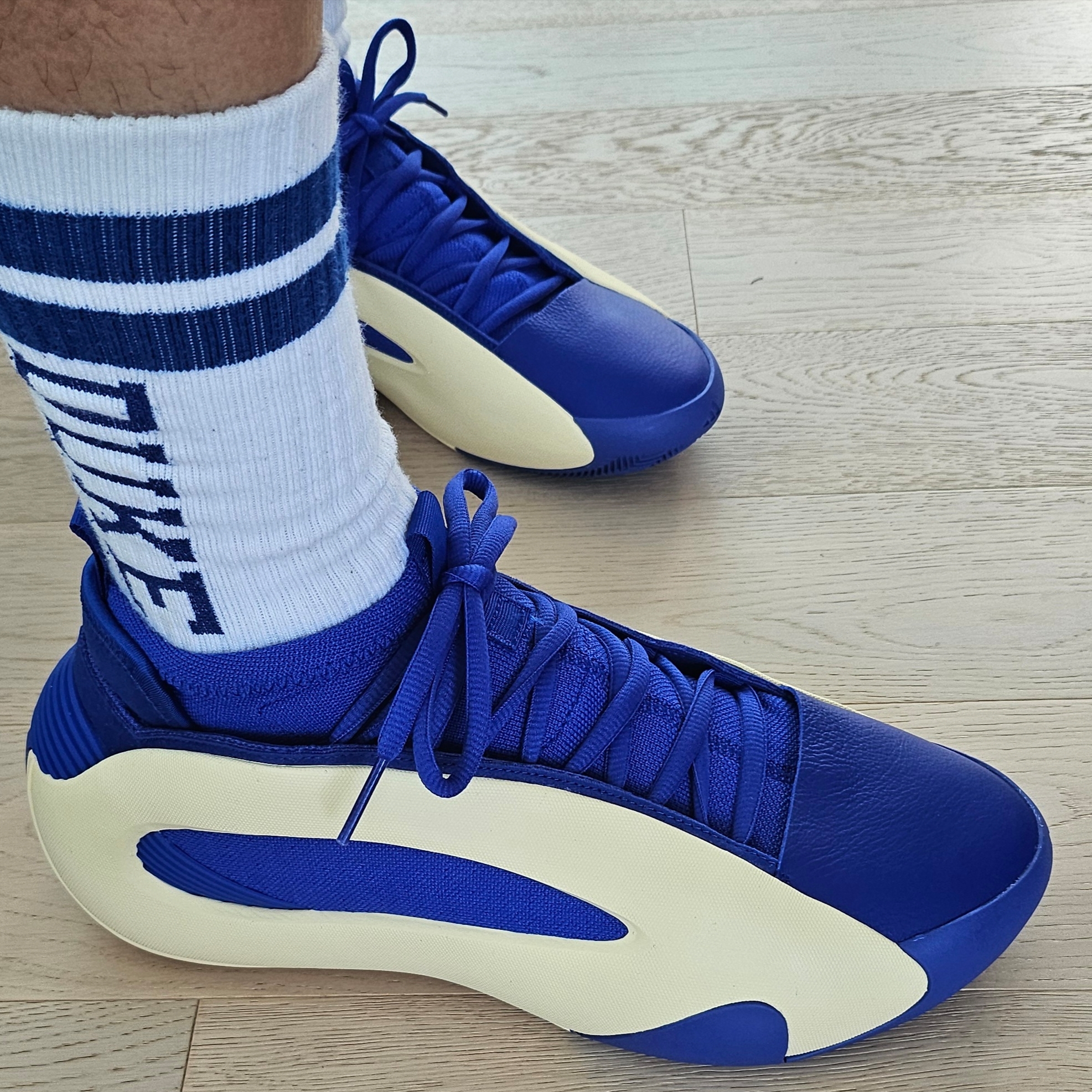 Adidas Harden Vol. 8 Royal Blue Cream 착용 스타일