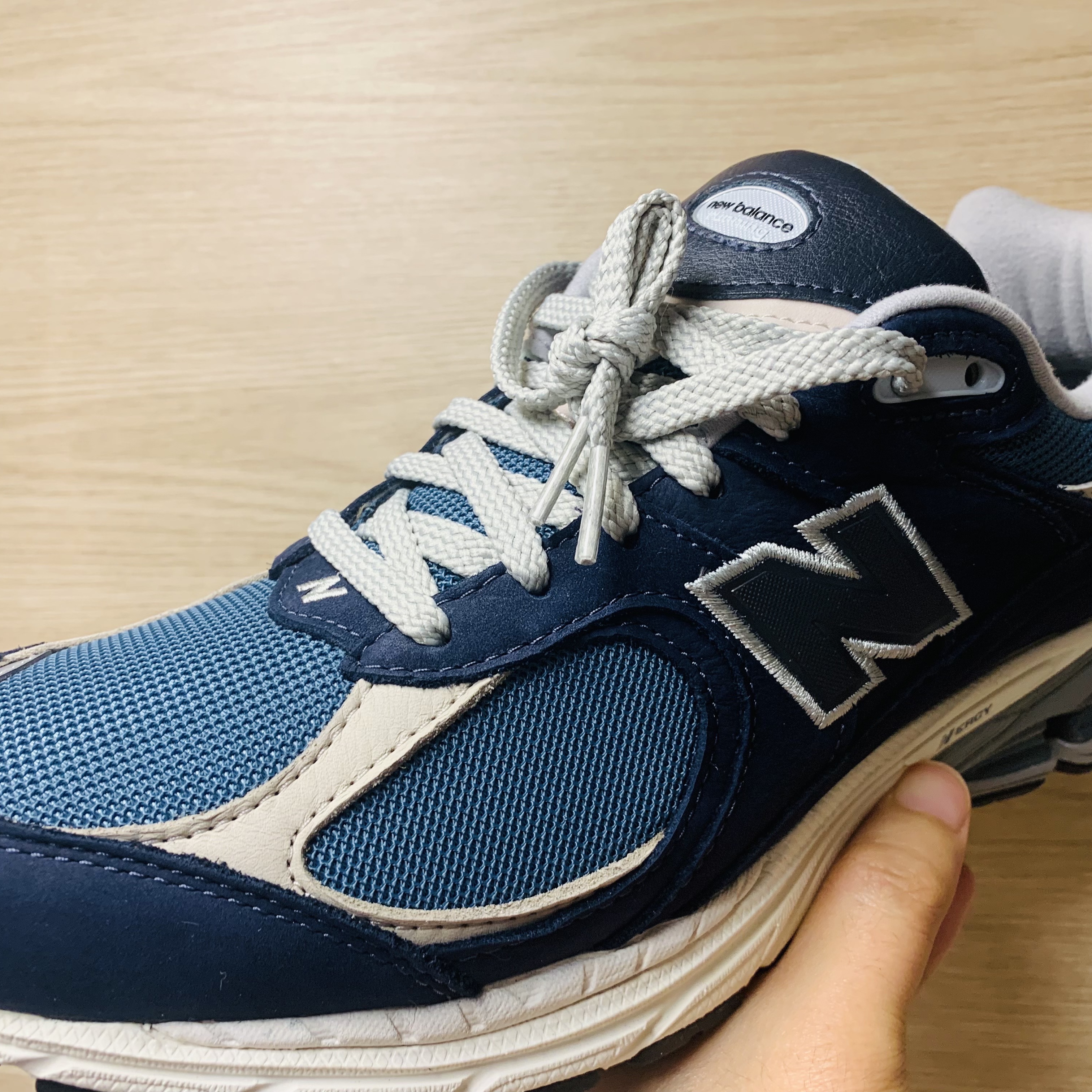 New Balance 2002R Dark Navy 착용 스타일