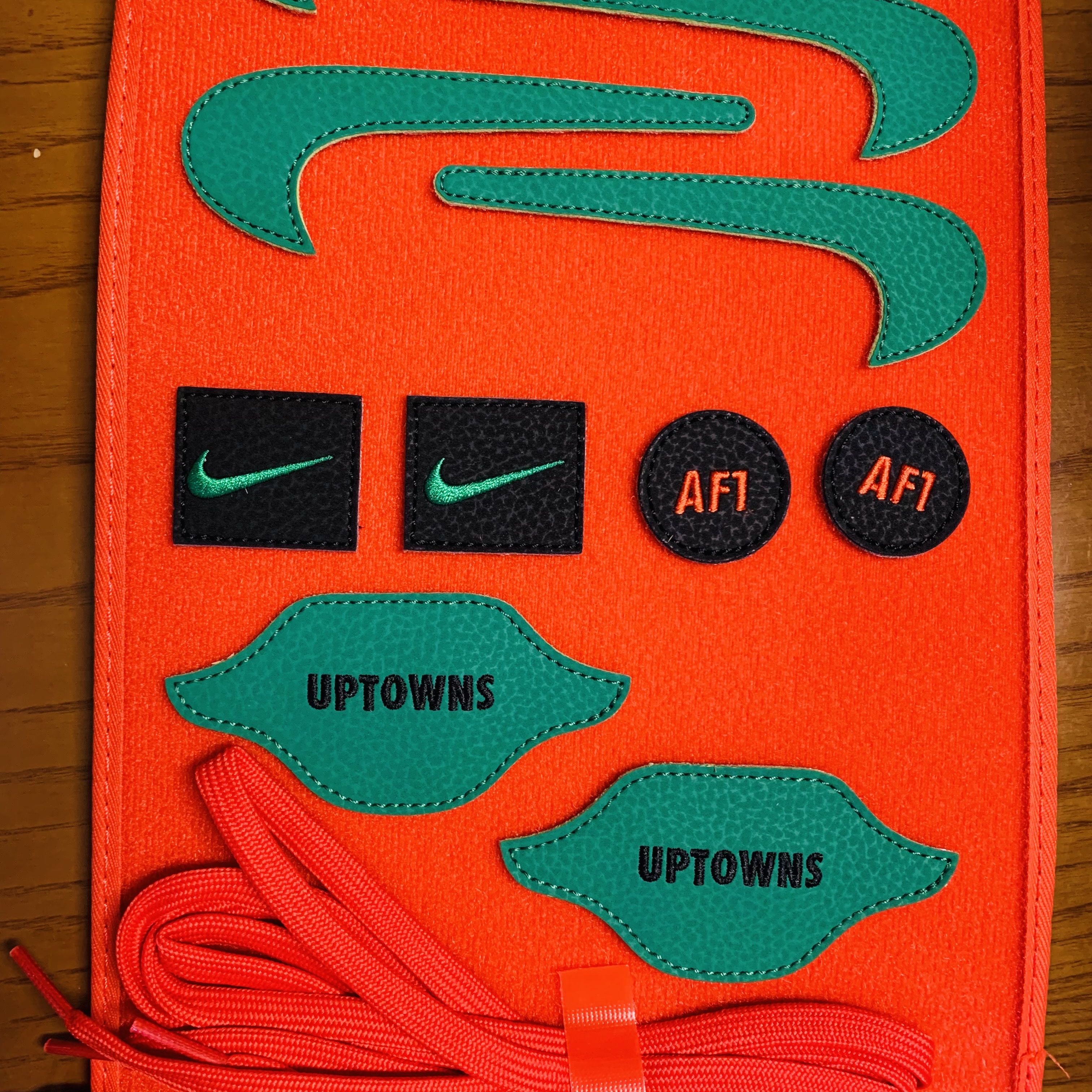 Nike Air Force 1/1 Custom Uptown 착용 스타일 - 2