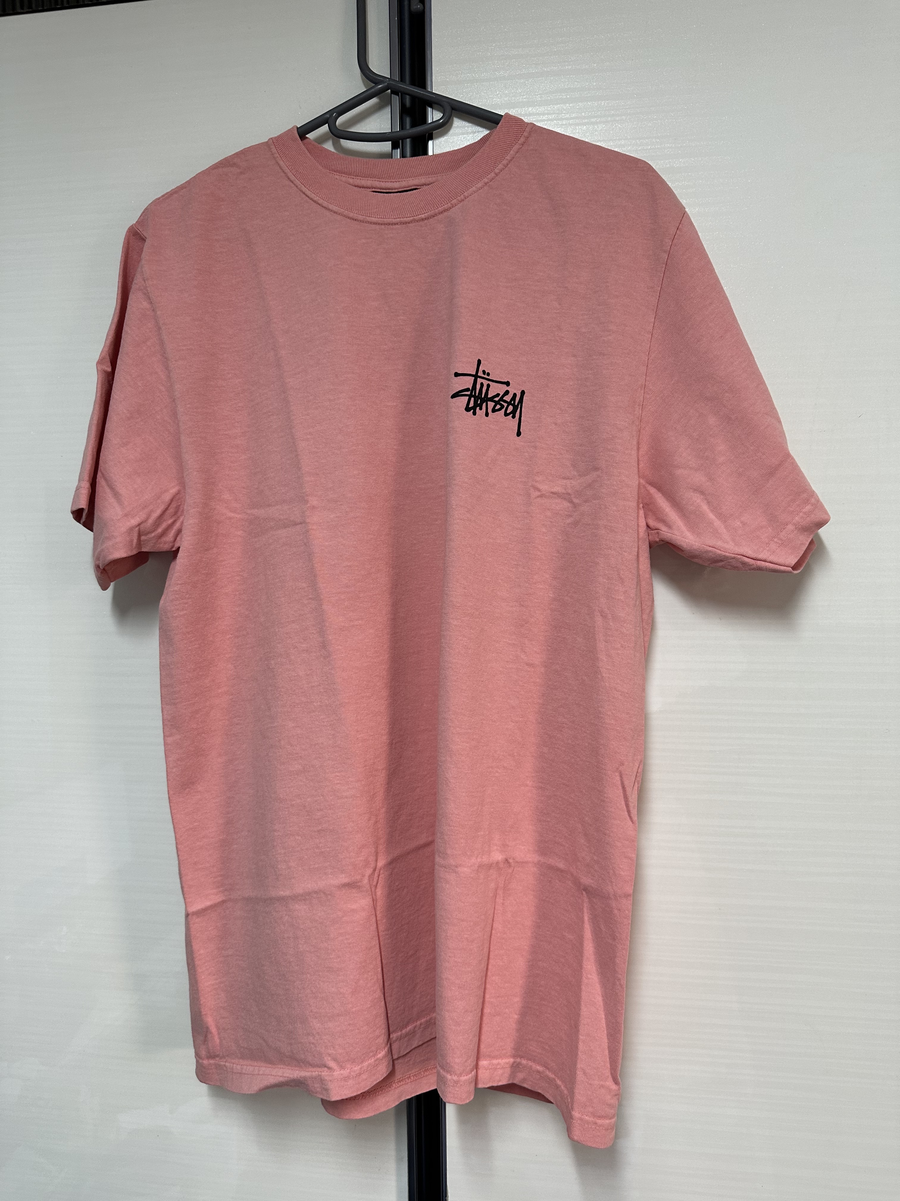 Stussy Basic Stussy Pigment Dyed T-Shirt Coral 2024 착용 스타일 - 2
