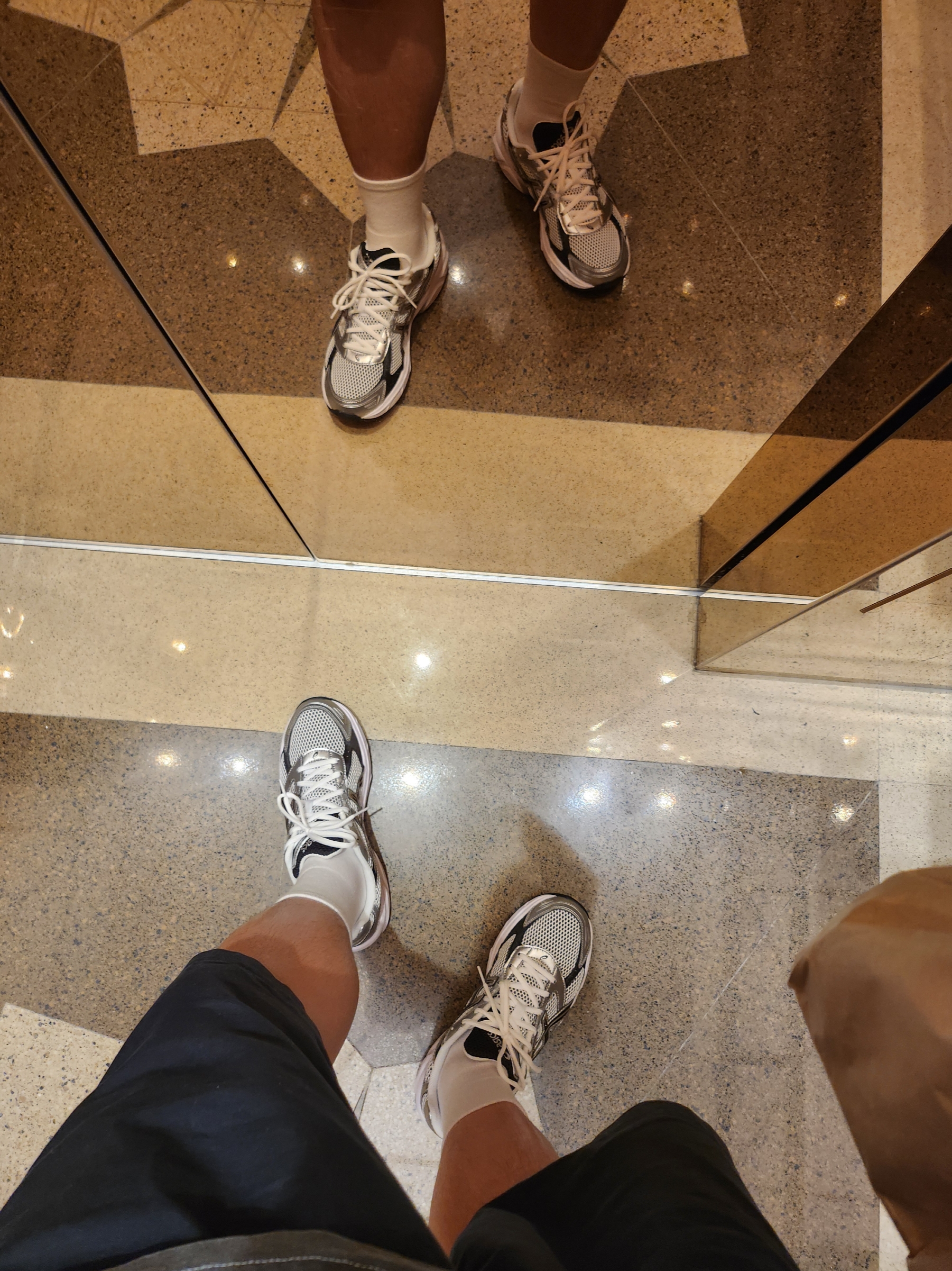 Asics Gel-1130 White Black 착용 스타일