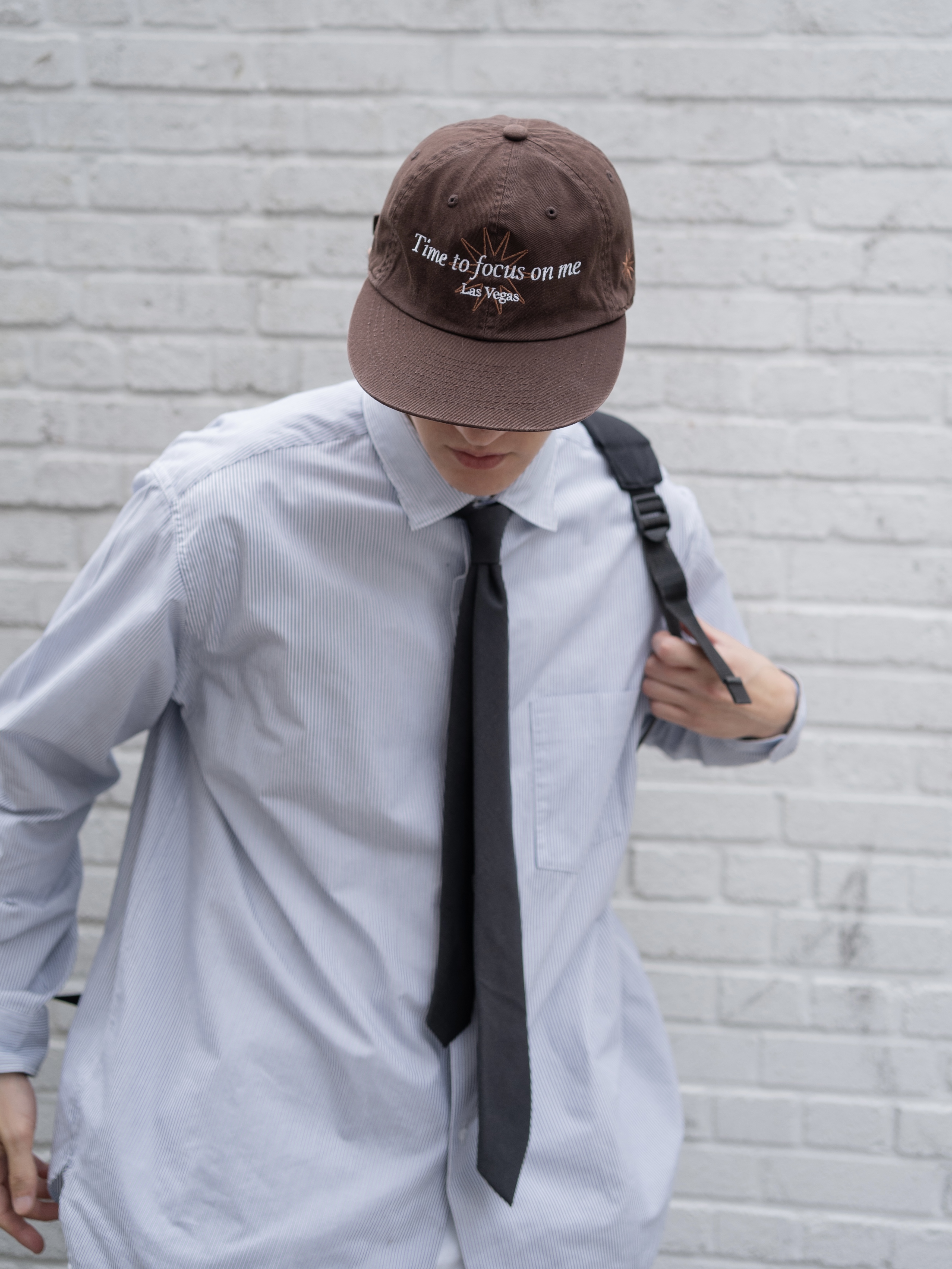 Dr. Martens x Supreme 1461 Gray Silver 착용 스타일 - 3