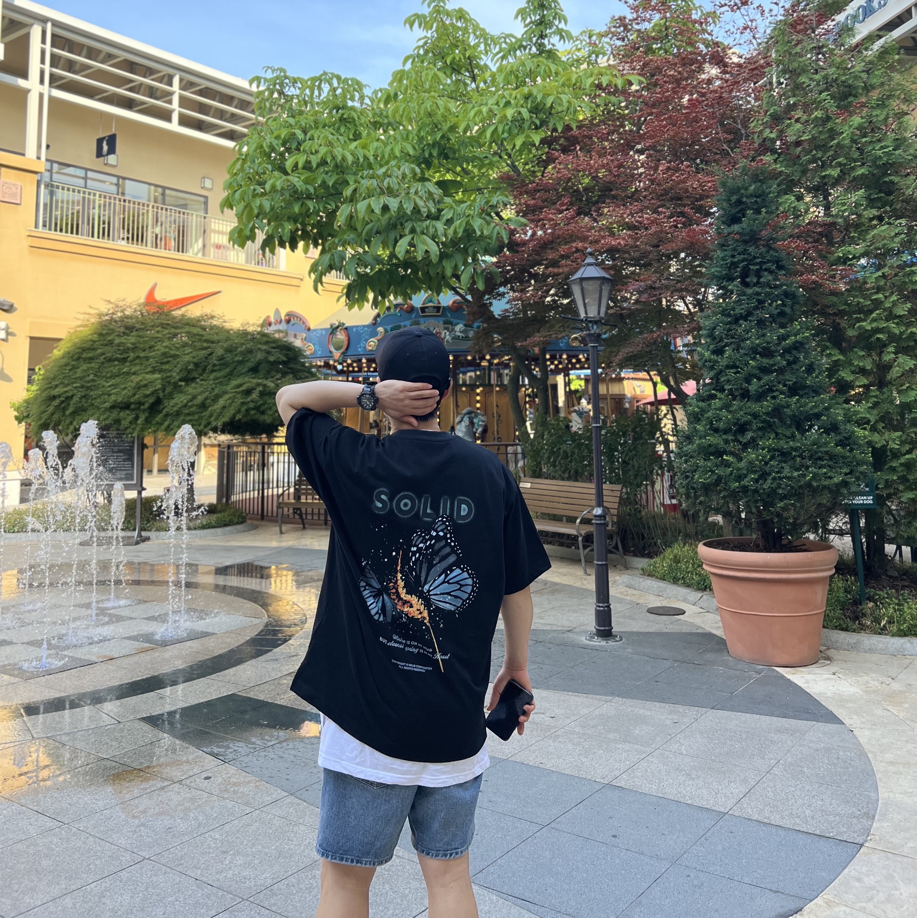 Solid Homme Butterfly Graphic T-Shirt Black - 23SS 착용 스타일 - 1