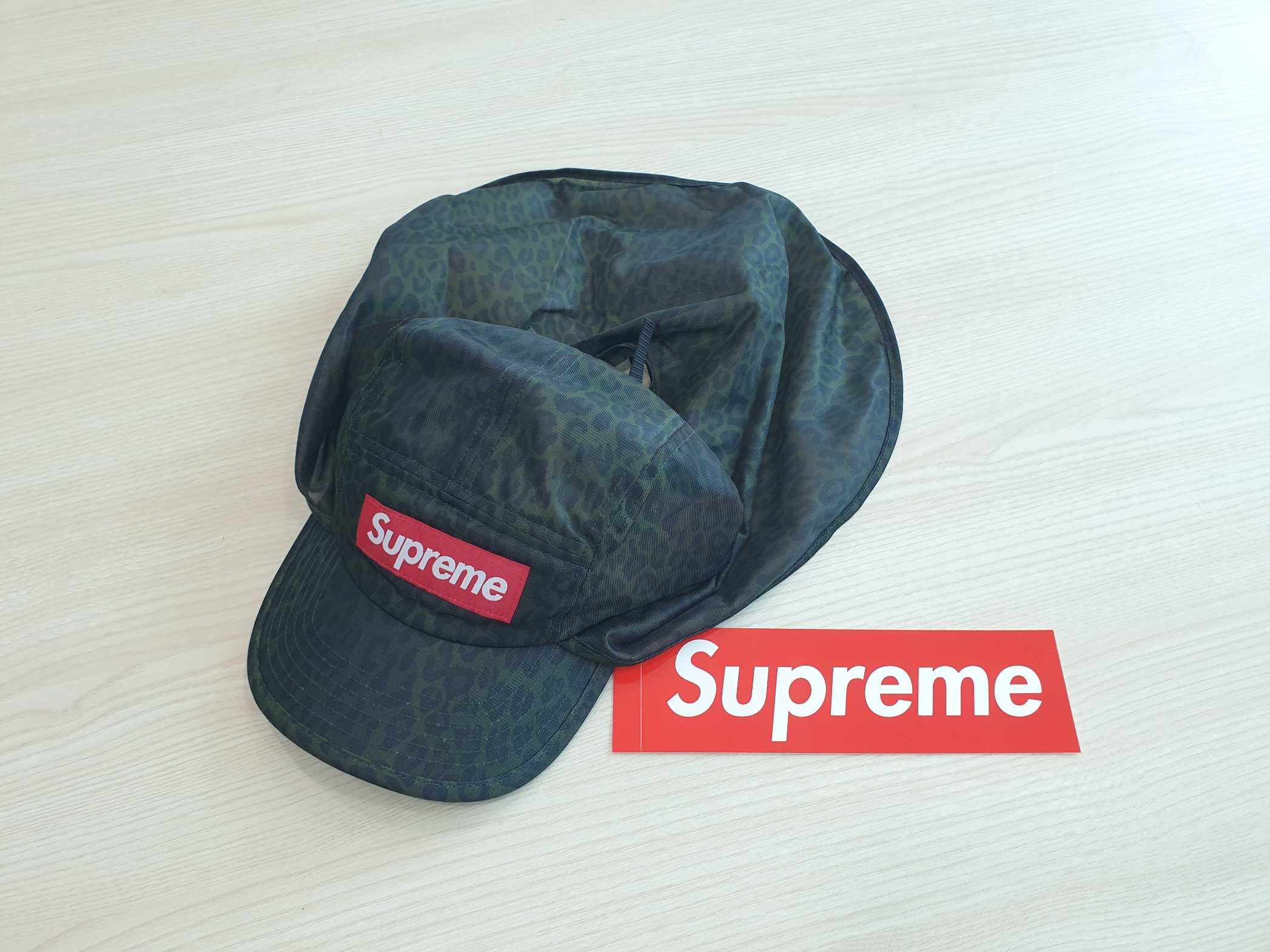 Supreme Mesh Sunshield Camp Cap Leopard - 24SS 착용 스타일 - 2