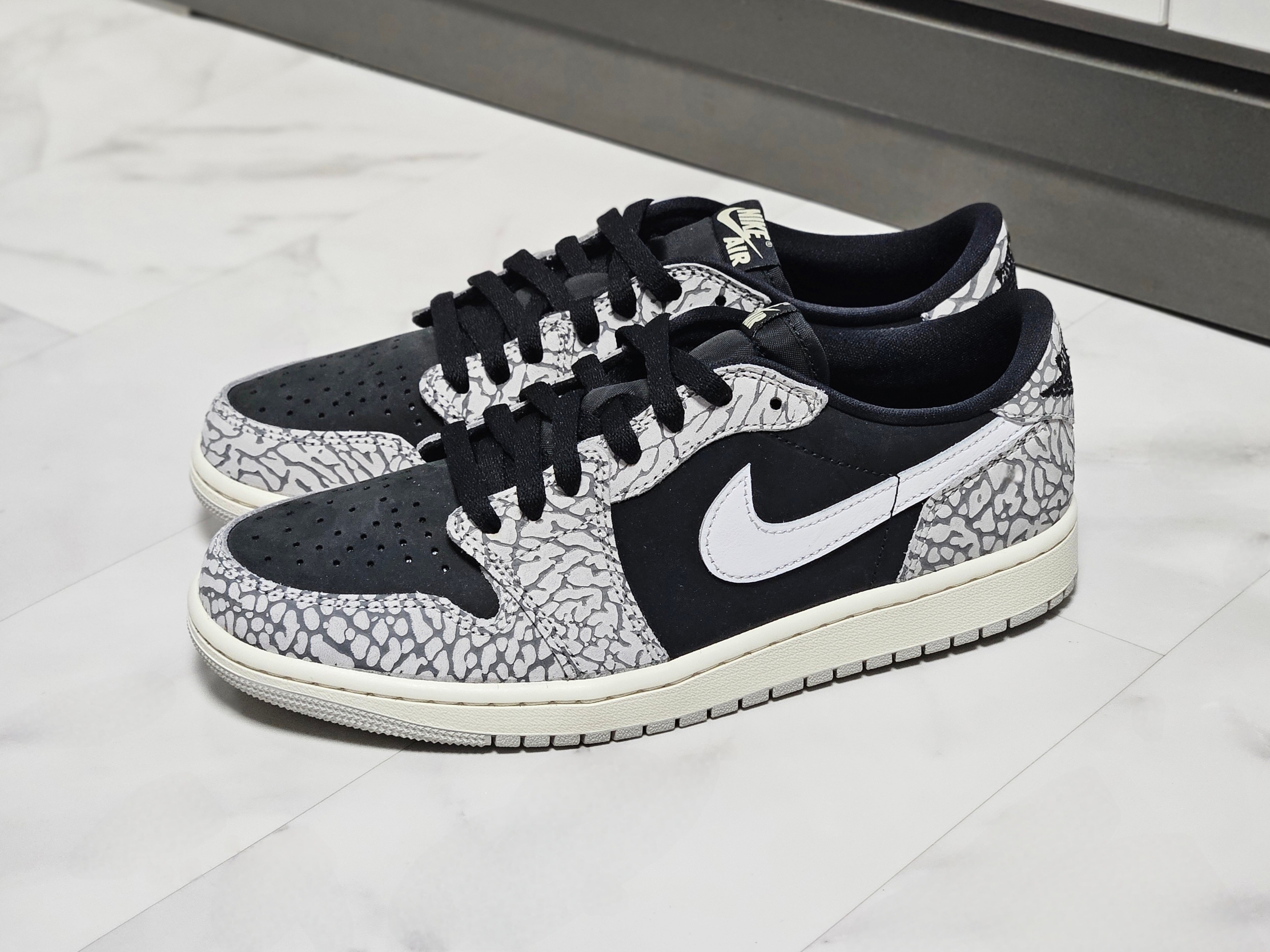 Jordan 1 Retro Low OG Black Cement 착용 스타일 - 9