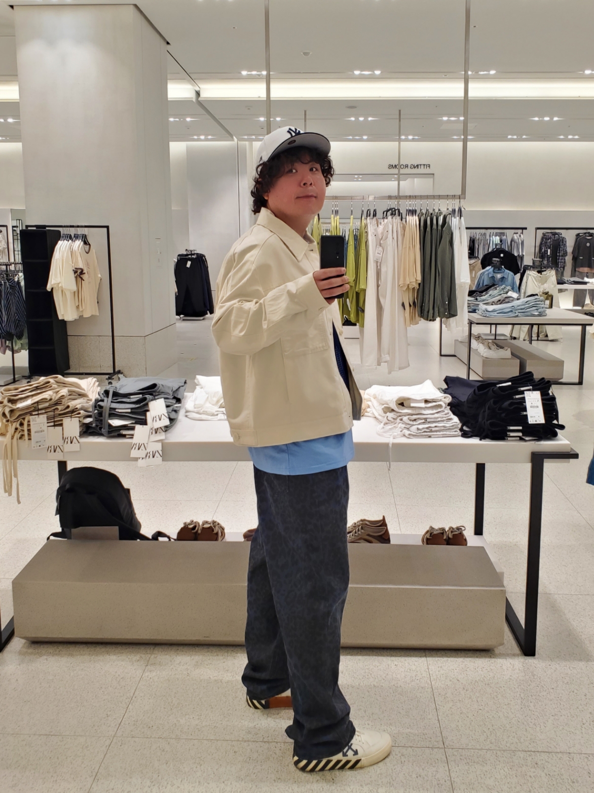 Off-White Arrow Low Vulcanized Sneakers White Blue - 21FW 착용 스타일