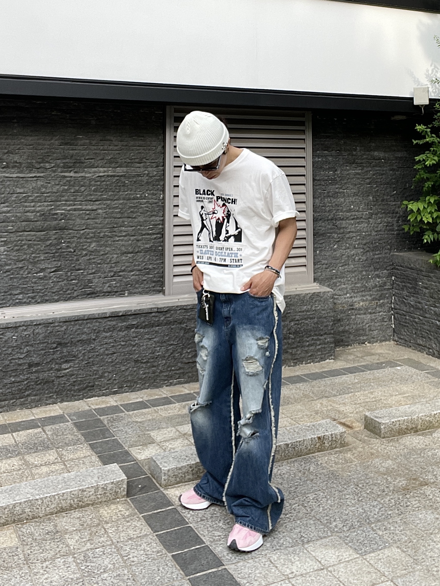 Surgery Clover Logo Beanie Ver.2 White, New Balance 327 Pink 착용 스타일 - 3