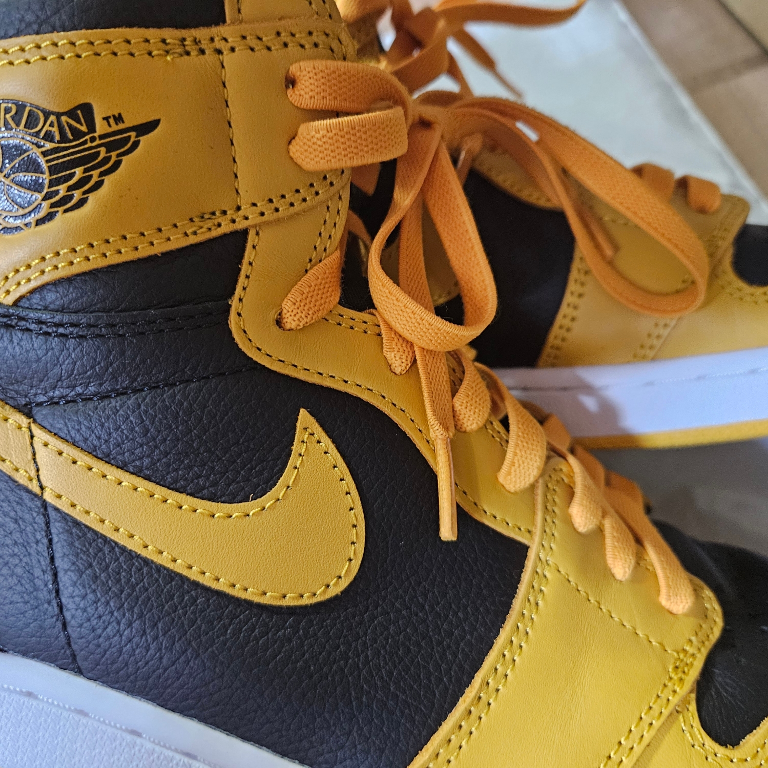 Jordan 1 Retro High OG Pollen 착용 스타일
