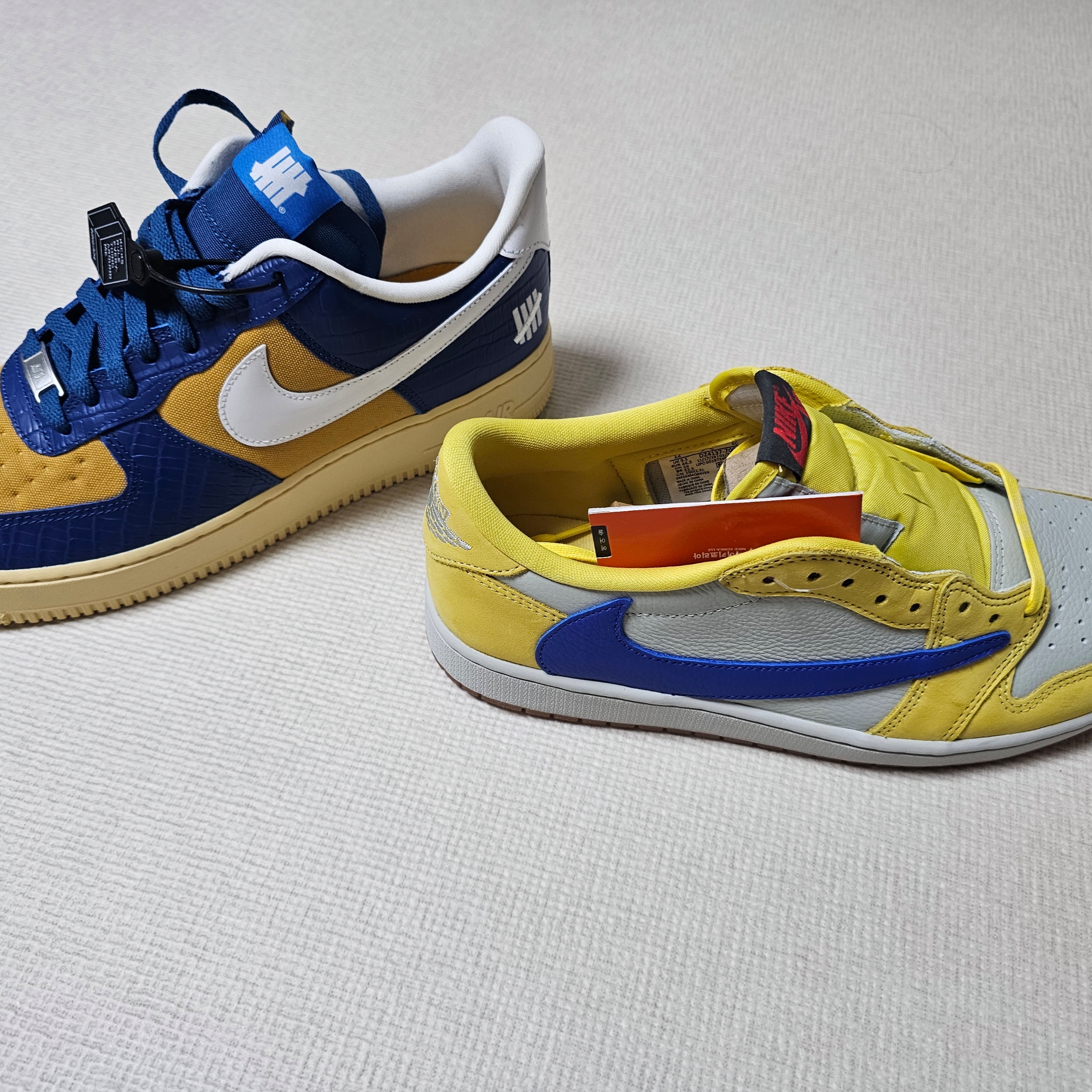Nike x Undefeated Air Force 1 Low SP 5 On It Court Blue, (W) Jordan 1 x Travis Scott Retro Low OG SP Canary 착용 스타일 - 2
