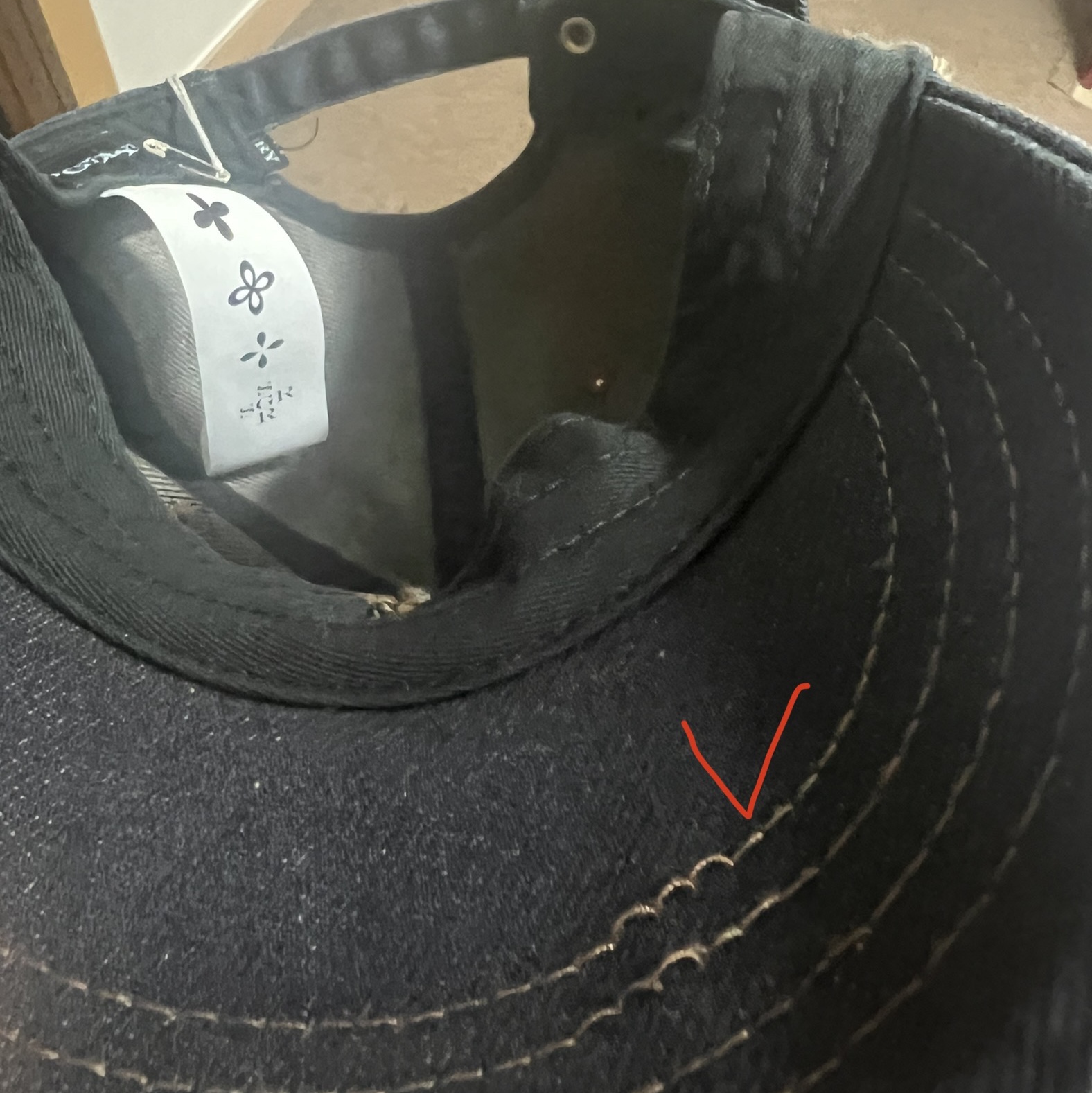 Surgery Destroyed Denim Cap Indigo Denim 착용 스타일