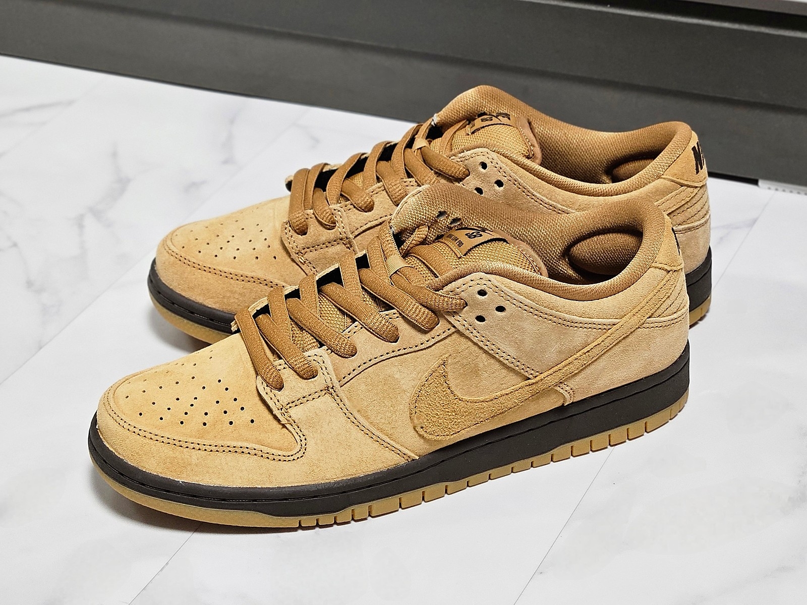 Nike SB Dunk Low Pro Wheat 2023 착용 스타일 - 2