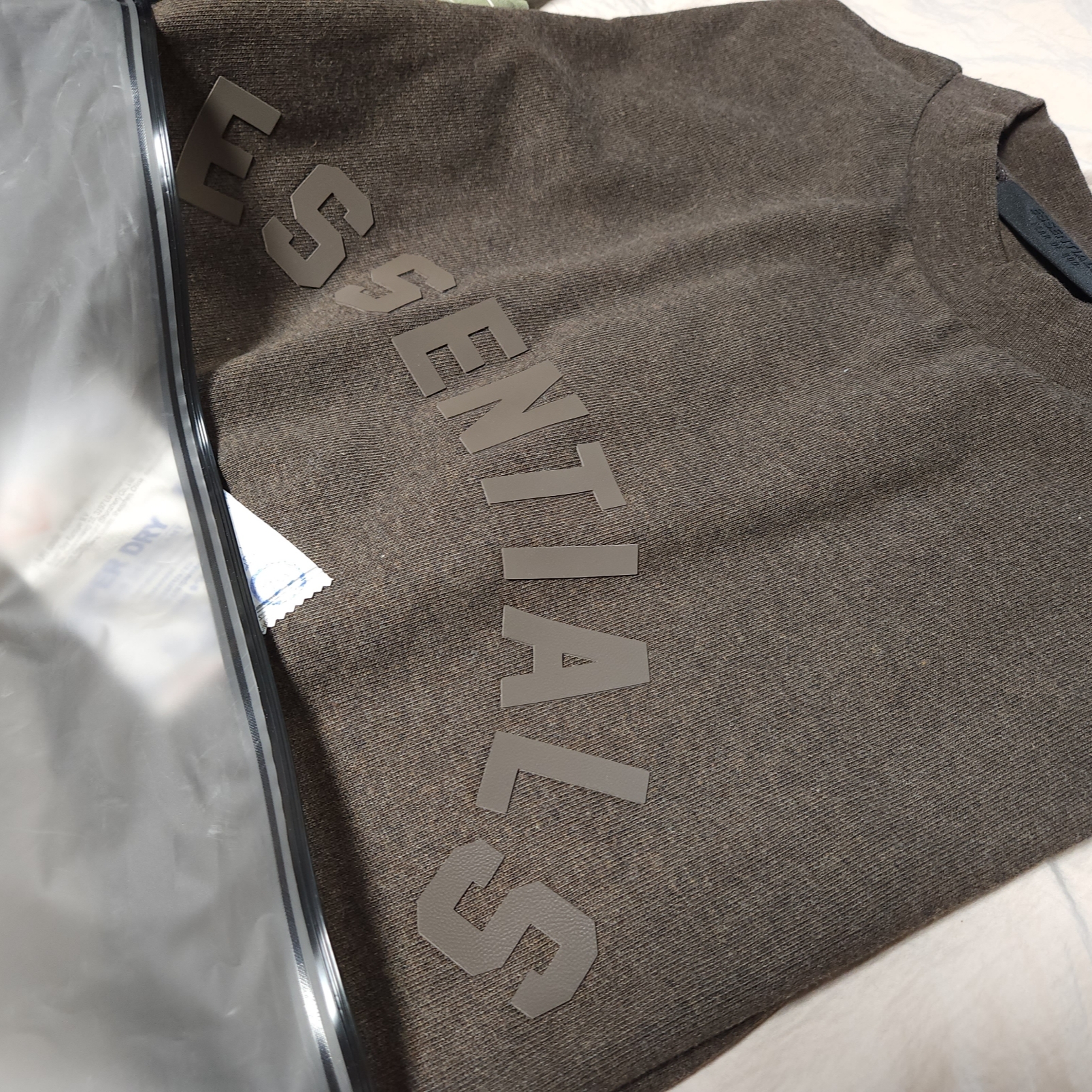 Essentials Heavy Short Sleeve T-Shirt Heather Wood - 24SS 착용 스타일