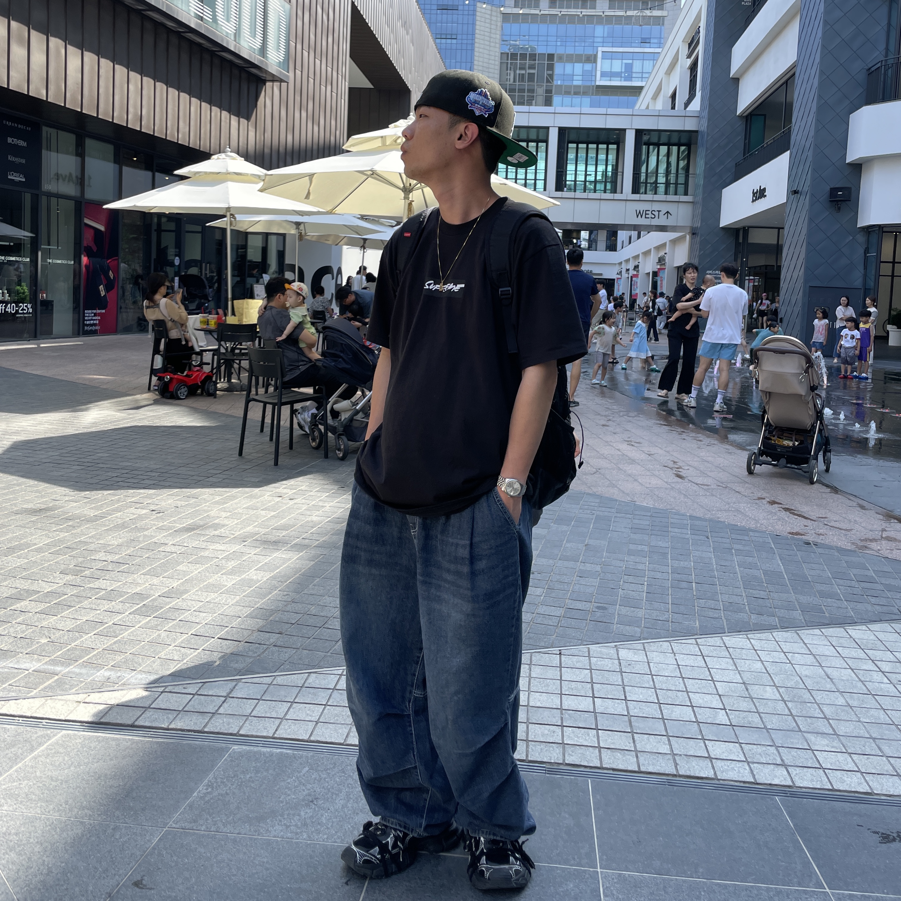 Supreme Futura Box Logo T-Shirt Black - 24SS, Balenciaga 3XL Sneakers Black White 착용 스타일