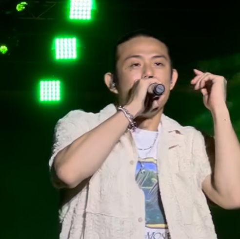 IAB Studio 10th Anniversary T-Shirt White, IAB Studio Splashed T-Shirt Lime 착용 스타일 - 4