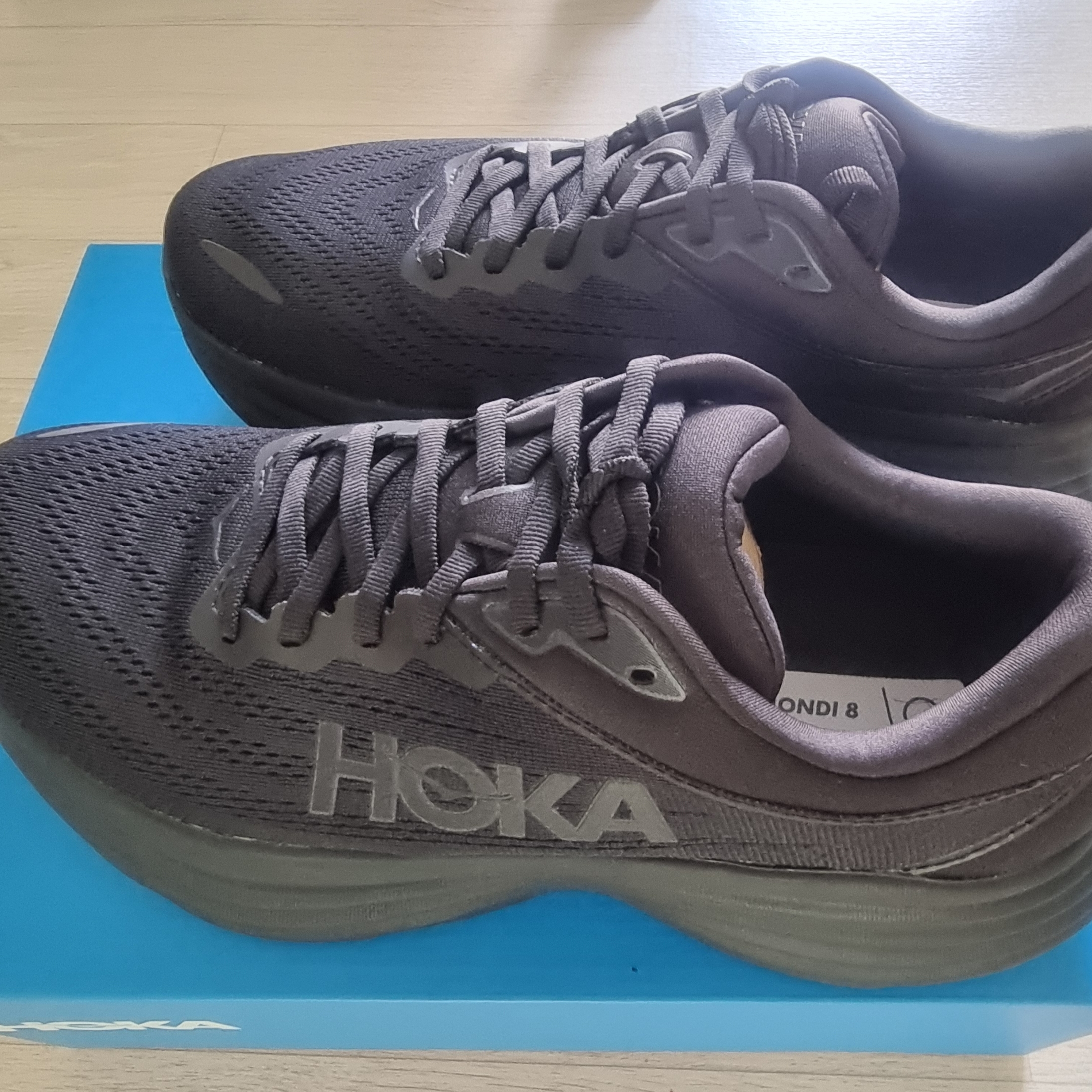 Hoka Bondi 8 Black - Wide 착용 스타일