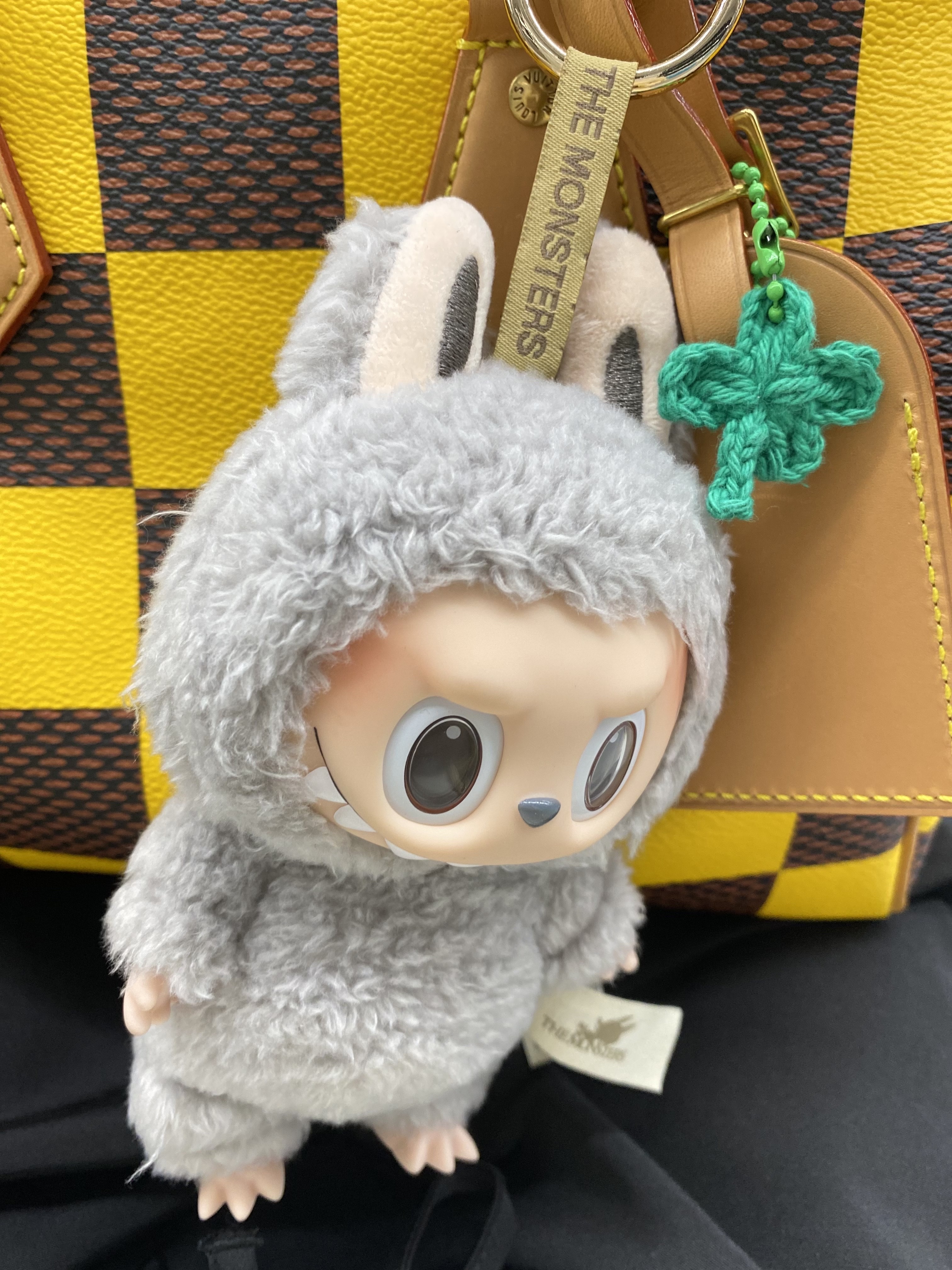Pop Mart The Monsters Labubu Tasty Macarons Series Sealed Case (6 Blind Boxes), Louis Vuitton Speedy 25 Bandouliere Damier Pop Yellow 착용 스타일