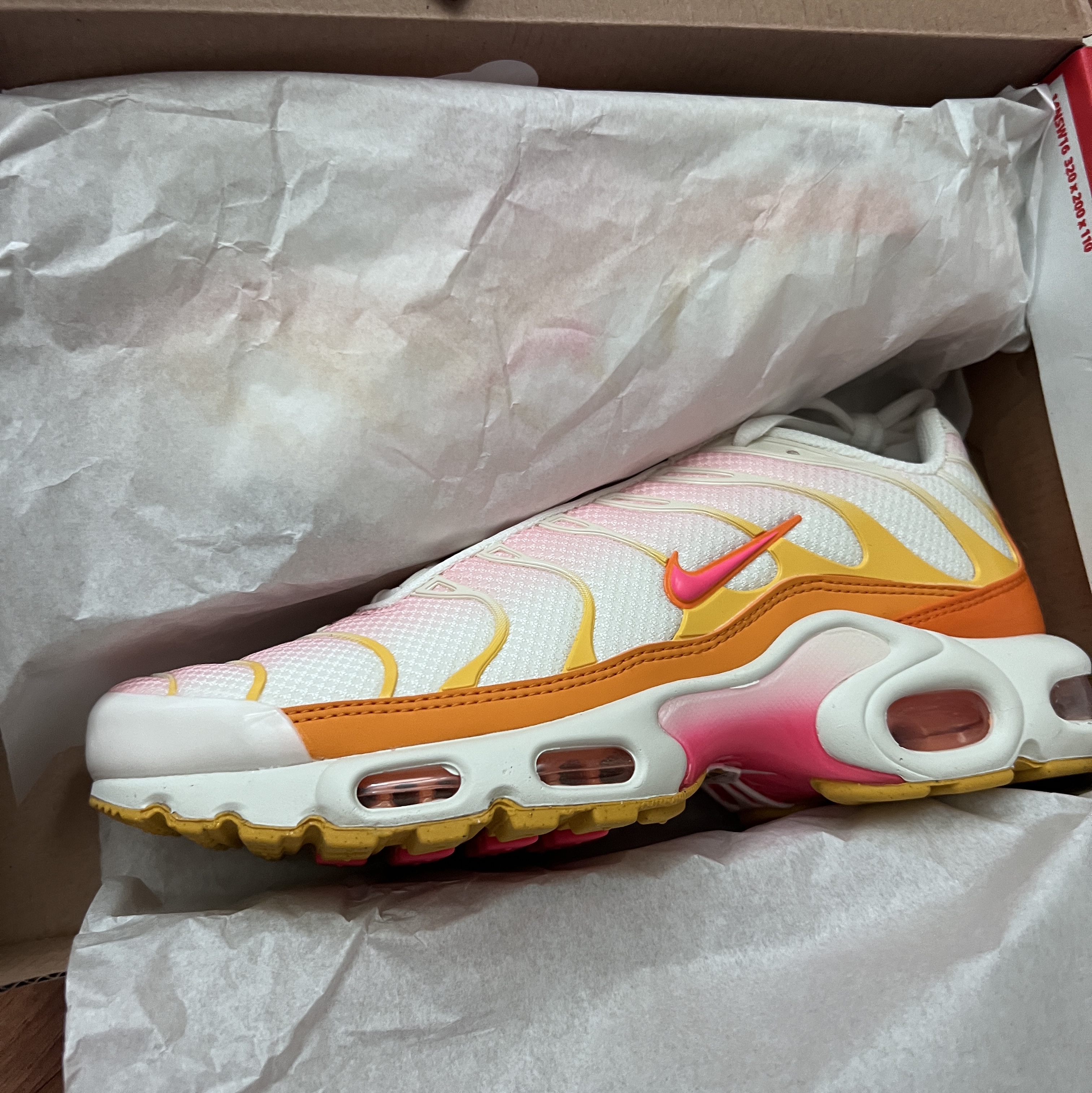 (W) Nike Air Max Plus Sunrise 착용 스타일