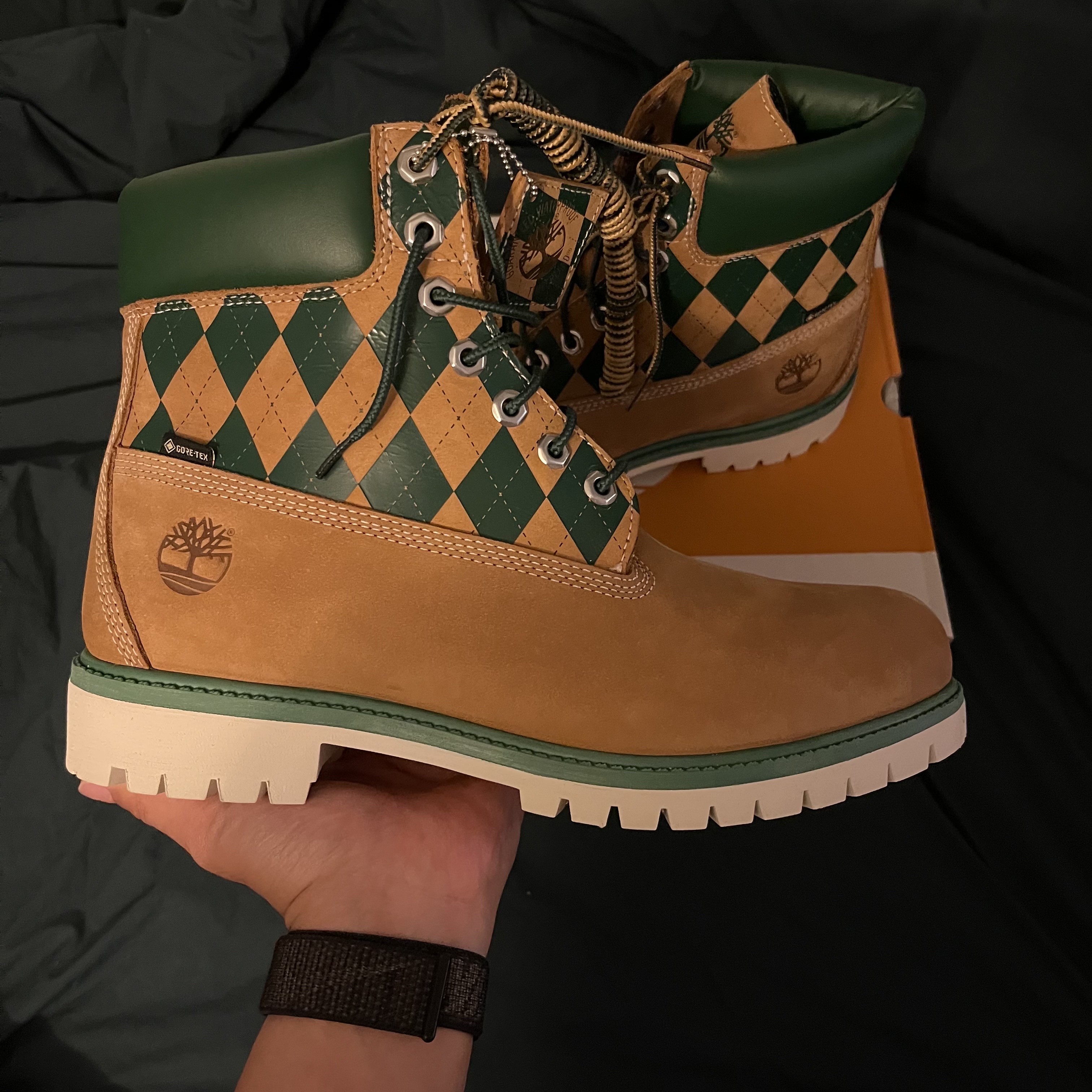 KASINA x Timberland 6 In Premium Vibram GTX Wheat 착용 스타일 - 2