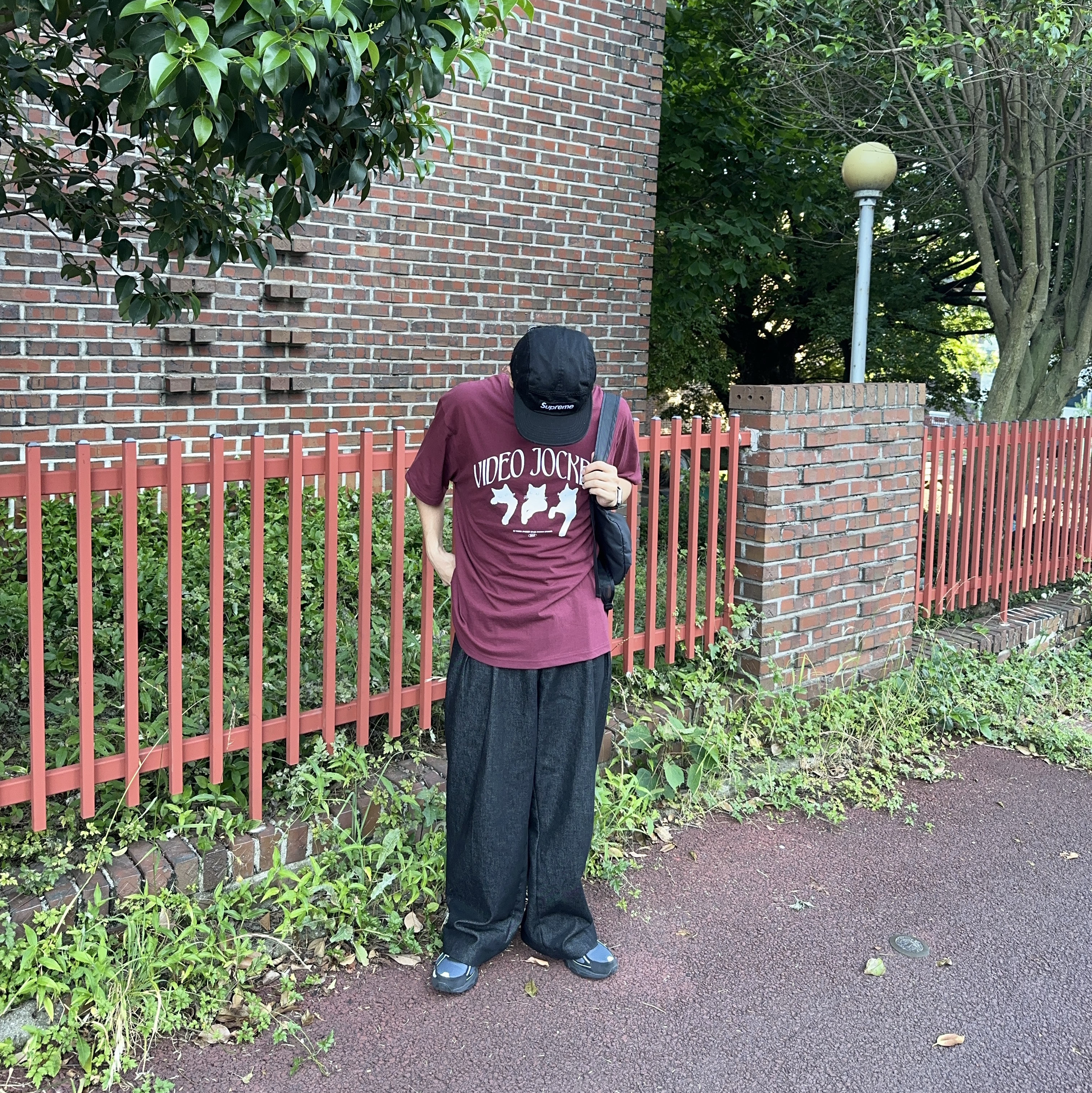 Supreme Washed Chino Twill Camp Cap Black, Asics Gel-Venture 6 Carrier Grey 착용 스타일 - 2