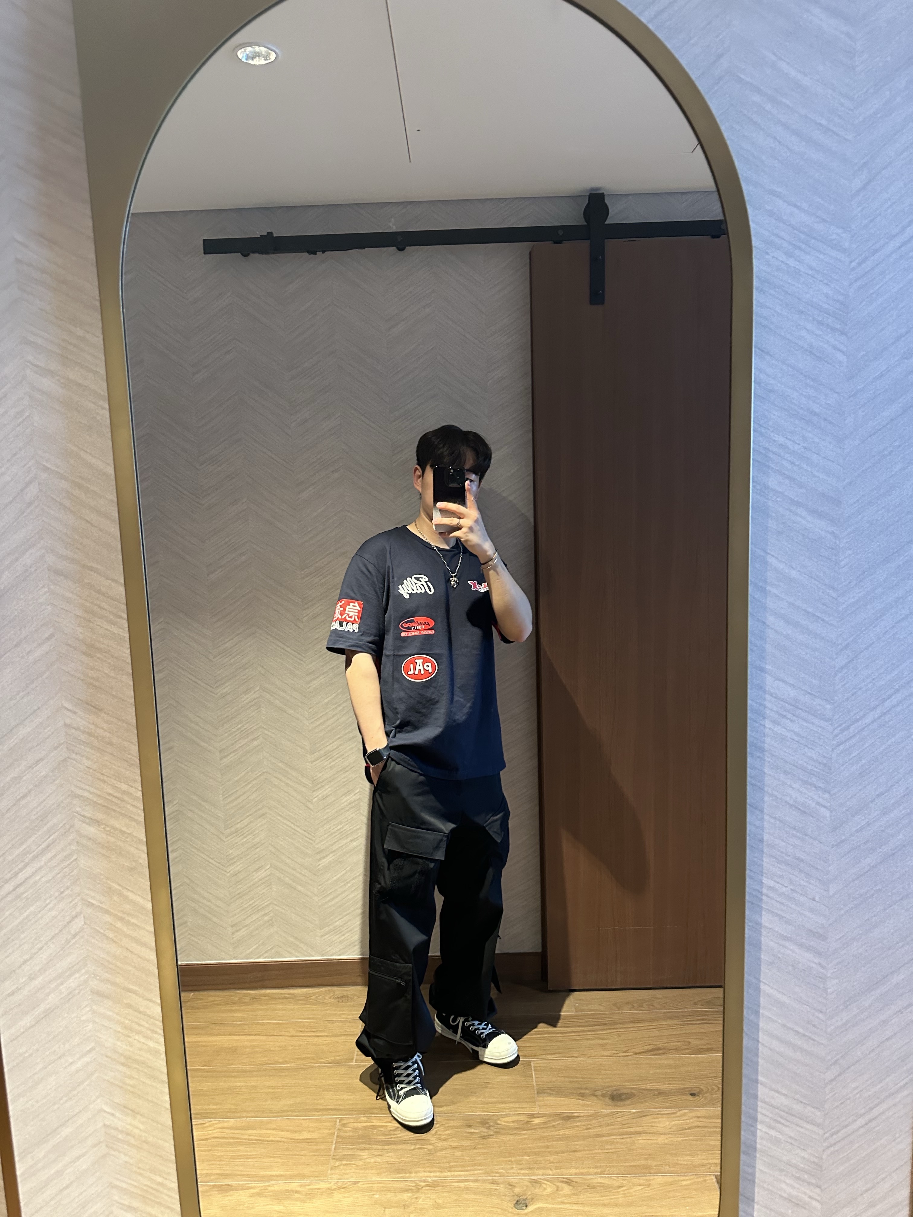 Palace Racy T-Shirt Navy - 23SS, Converse x Drkshdw Drkstr Chuck 70 High Black 착용 스타일