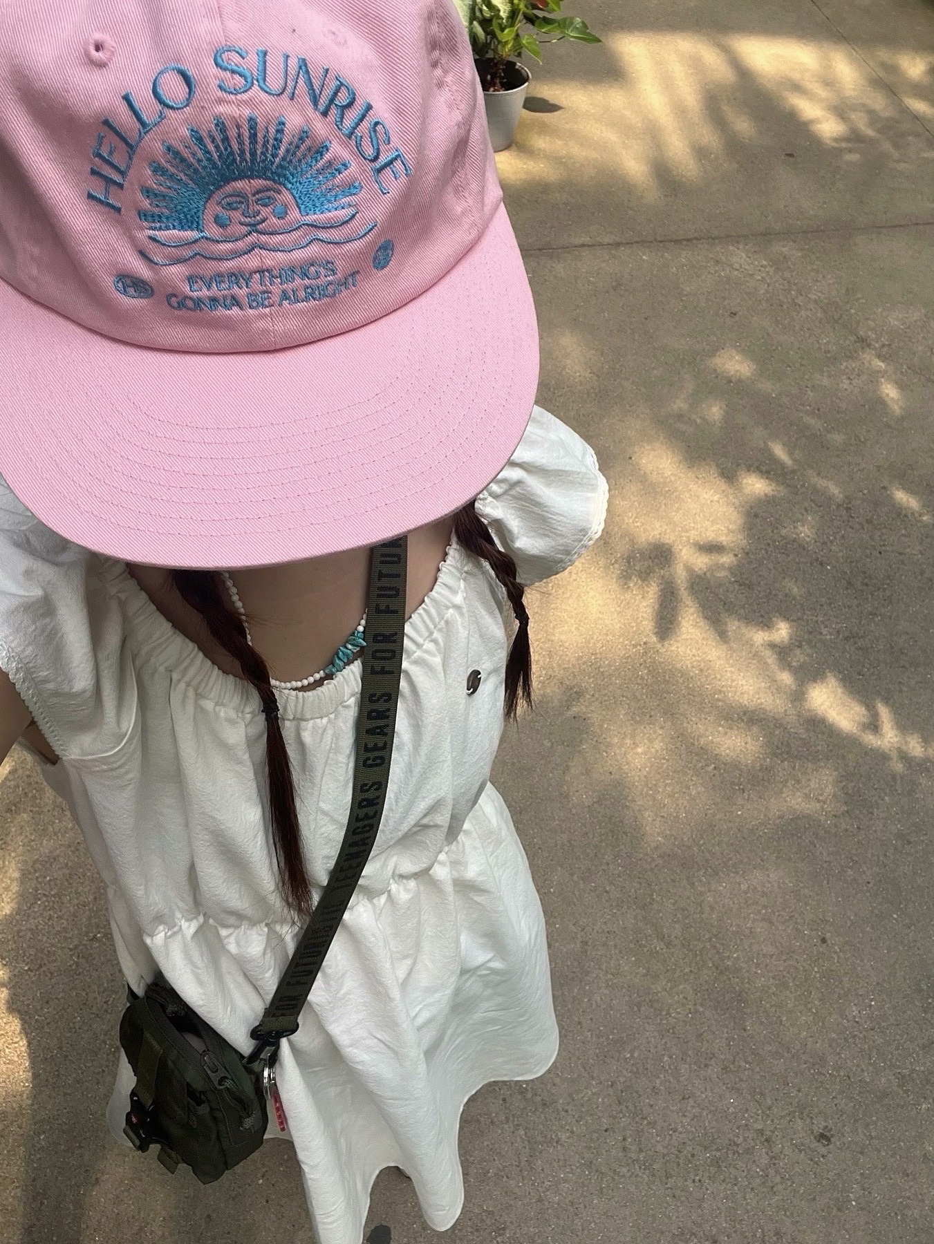 Hello Sunrise Washed OG Logo 6Panel Cap VTG Pink, Human Made Military Pouch #3 Olive Drab 착용 스타일