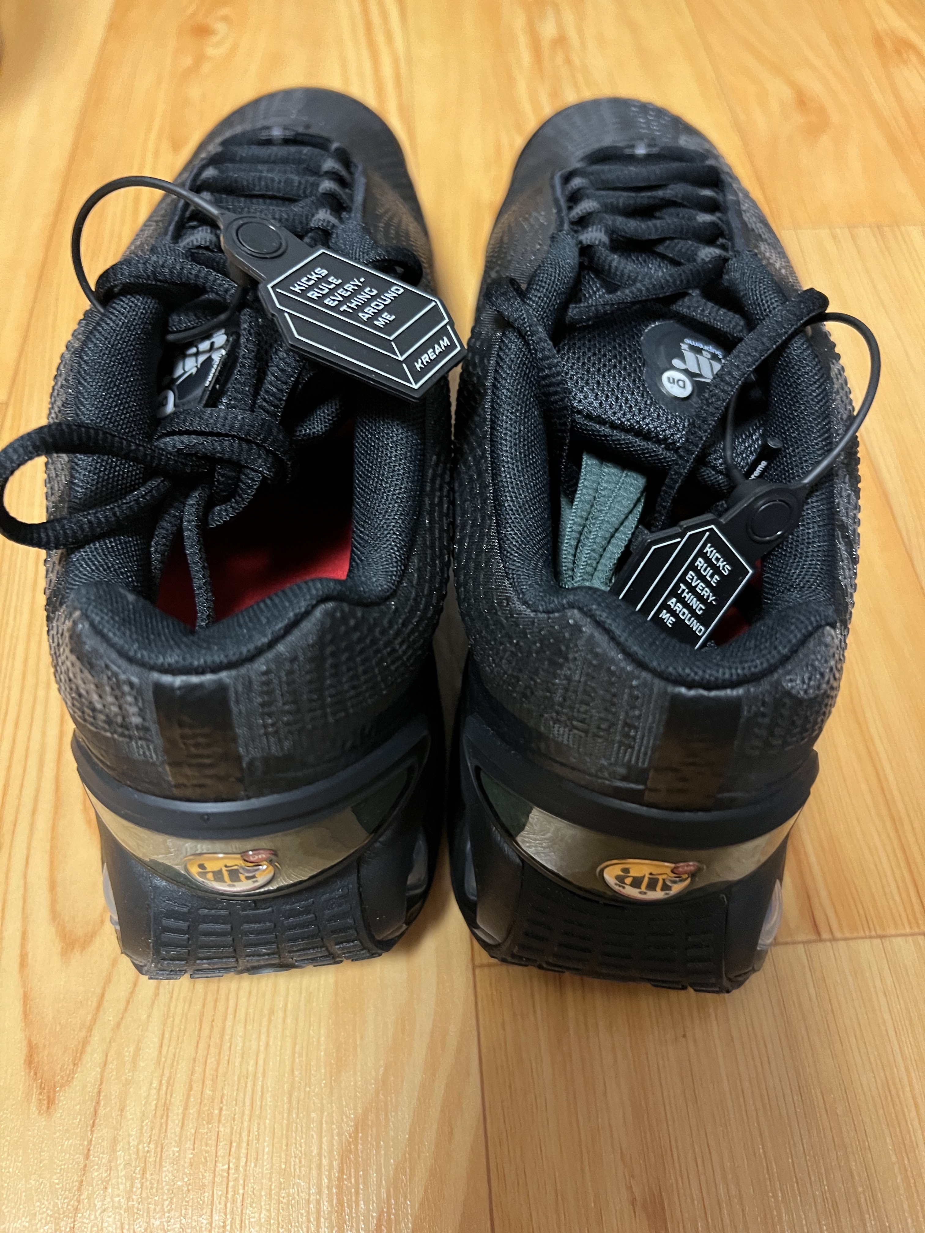 Nike x Supreme Air Max DN SP Black Galactic Jade 착용 스타일 - 1