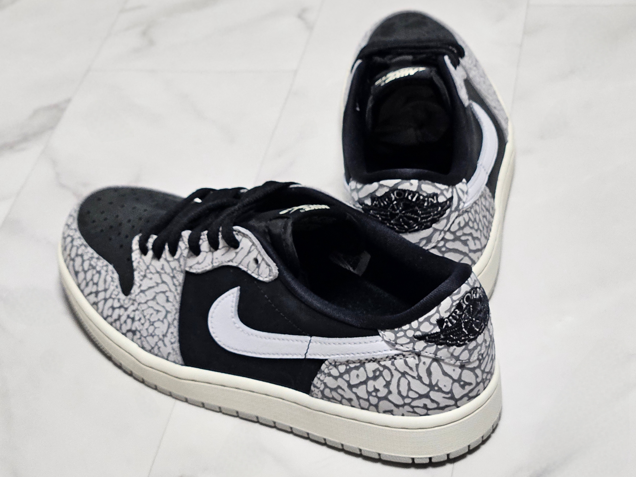 Jordan 1 Retro Low OG Black Cement 착용 스타일 - 2